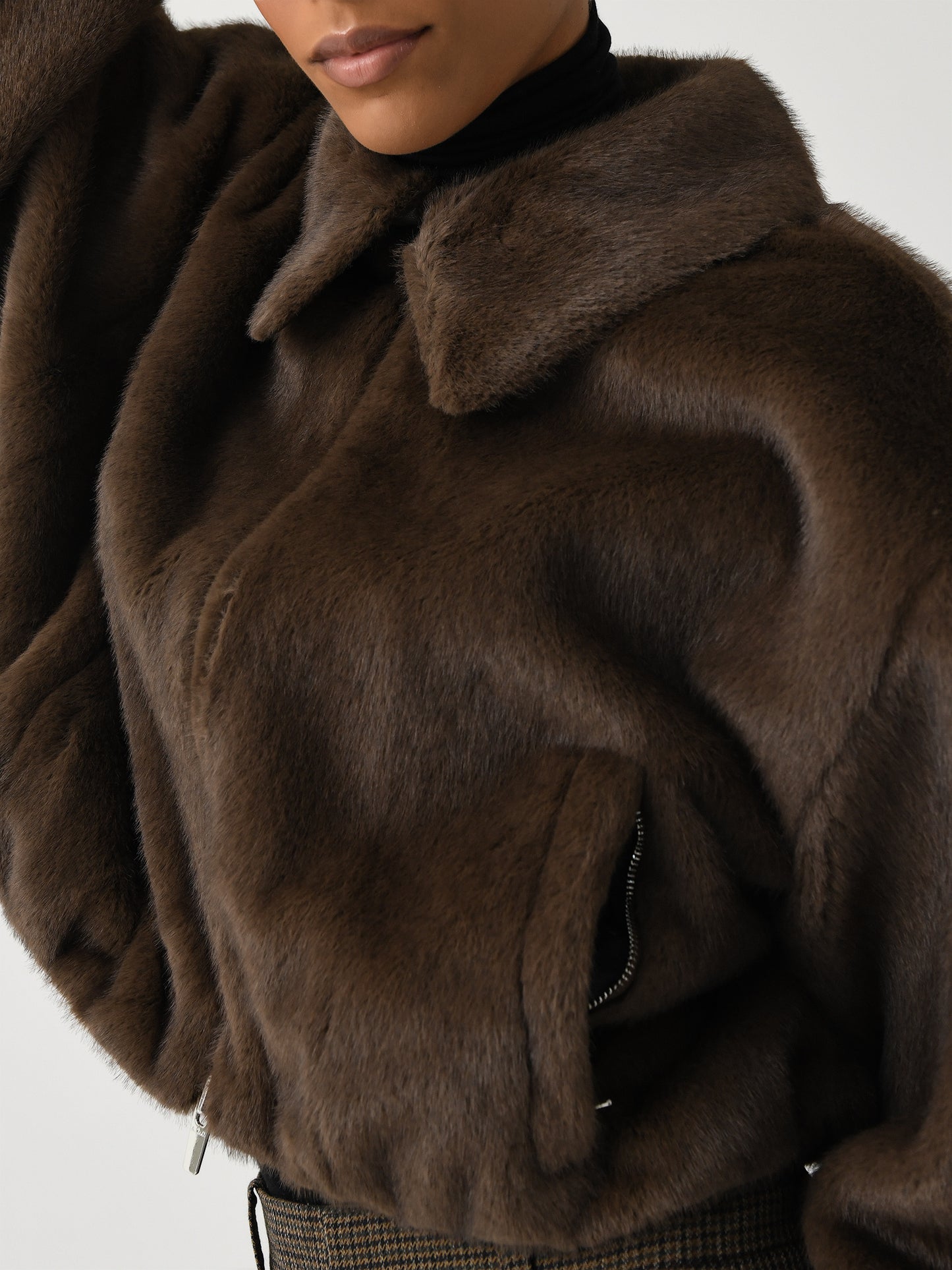 1JAKT00873xBROWN-alt4