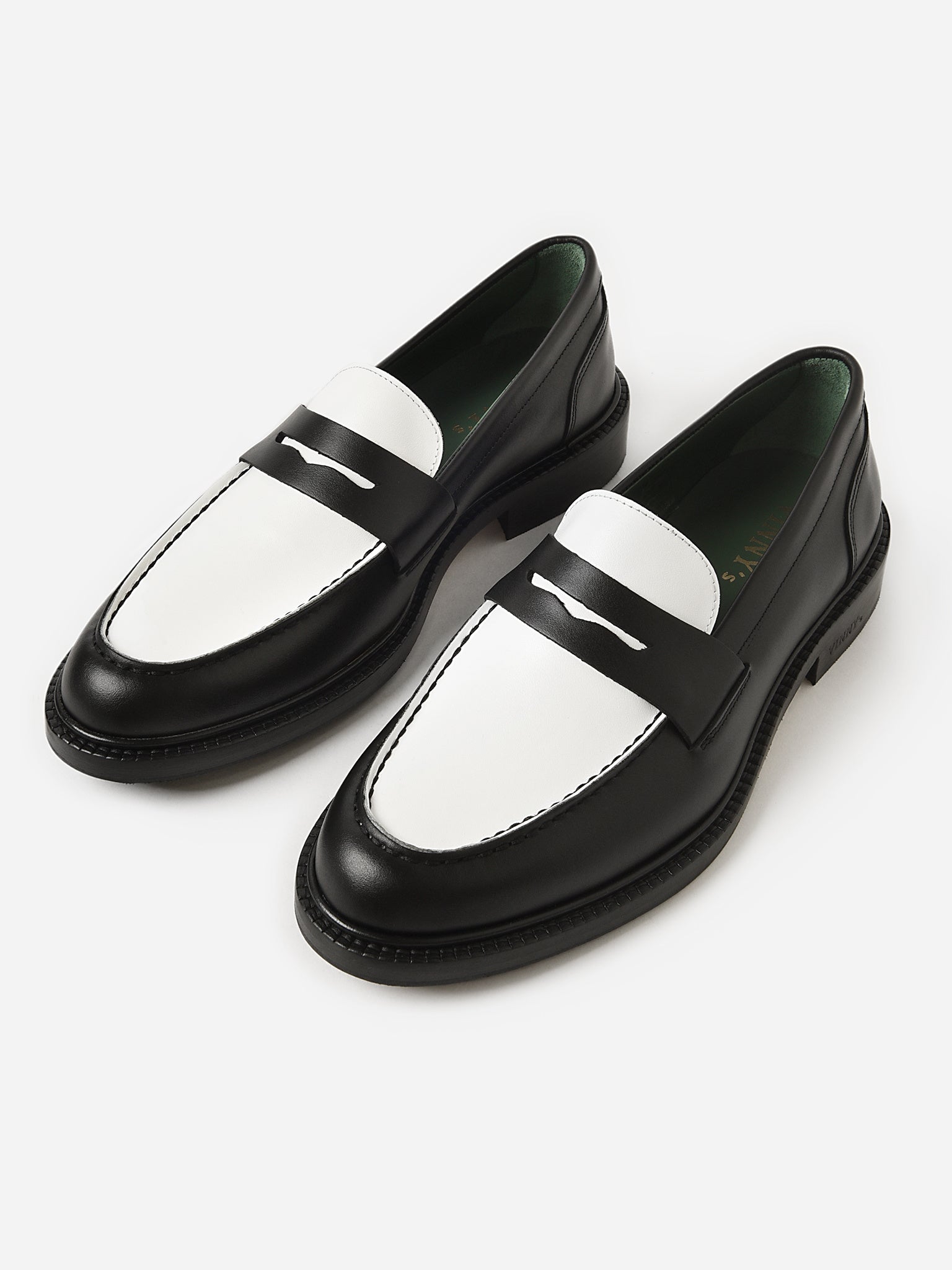 Vinnys Women's Townee Two-Tone Penny Loafer Saint Bernard