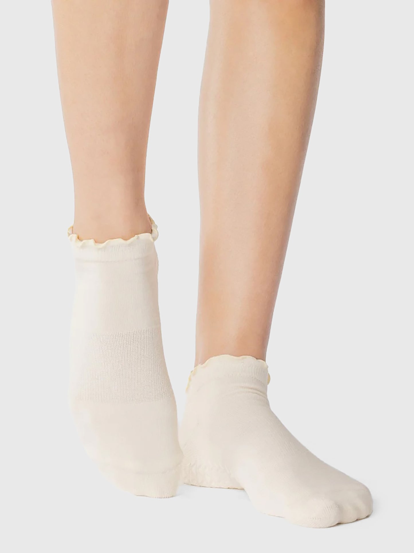 Pointe Studio Women's Ruffle Full Foot Grip Socks - Saint Bernard