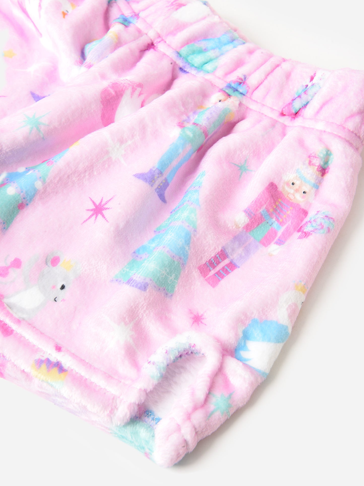 820-1934xNUTCRACKERDREAM-alt2