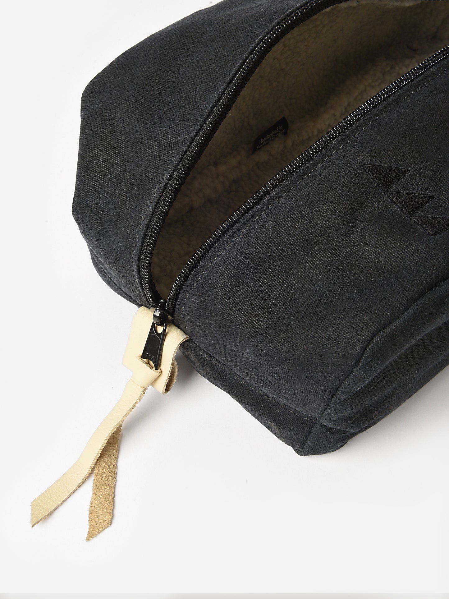 91025xWAXEDCANVAS-alt2