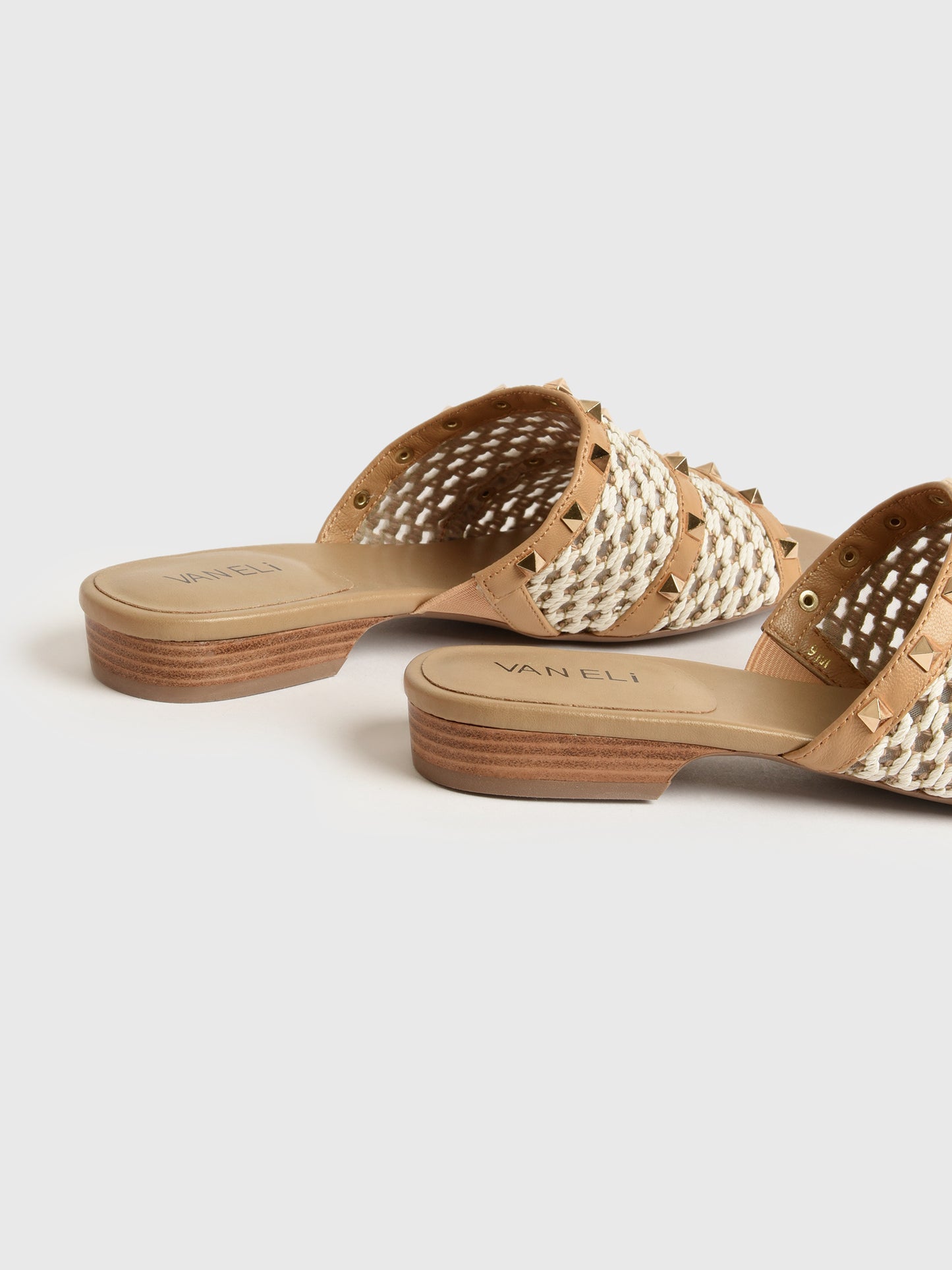 BANYANxALMONDASTON-alt3