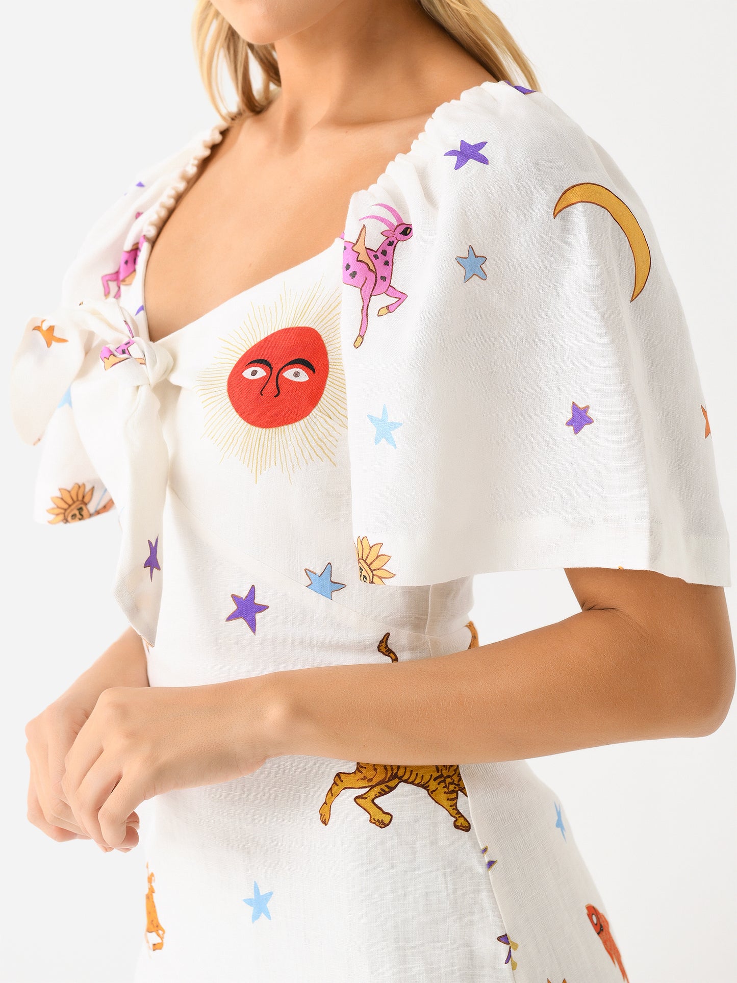 DR00536LIPxWHITEZODIACGRANDE-alt3