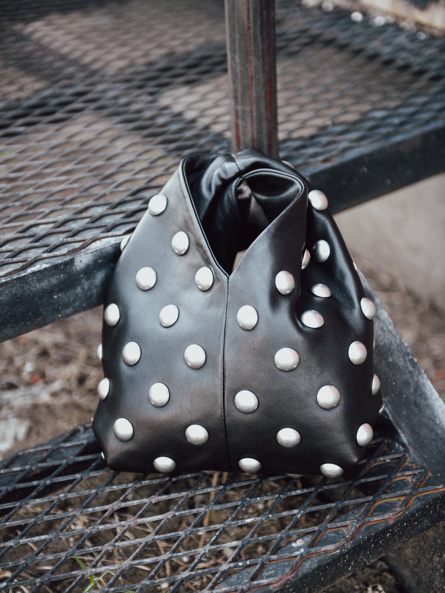 HHBTT00097xBLACKSILVER-alt4