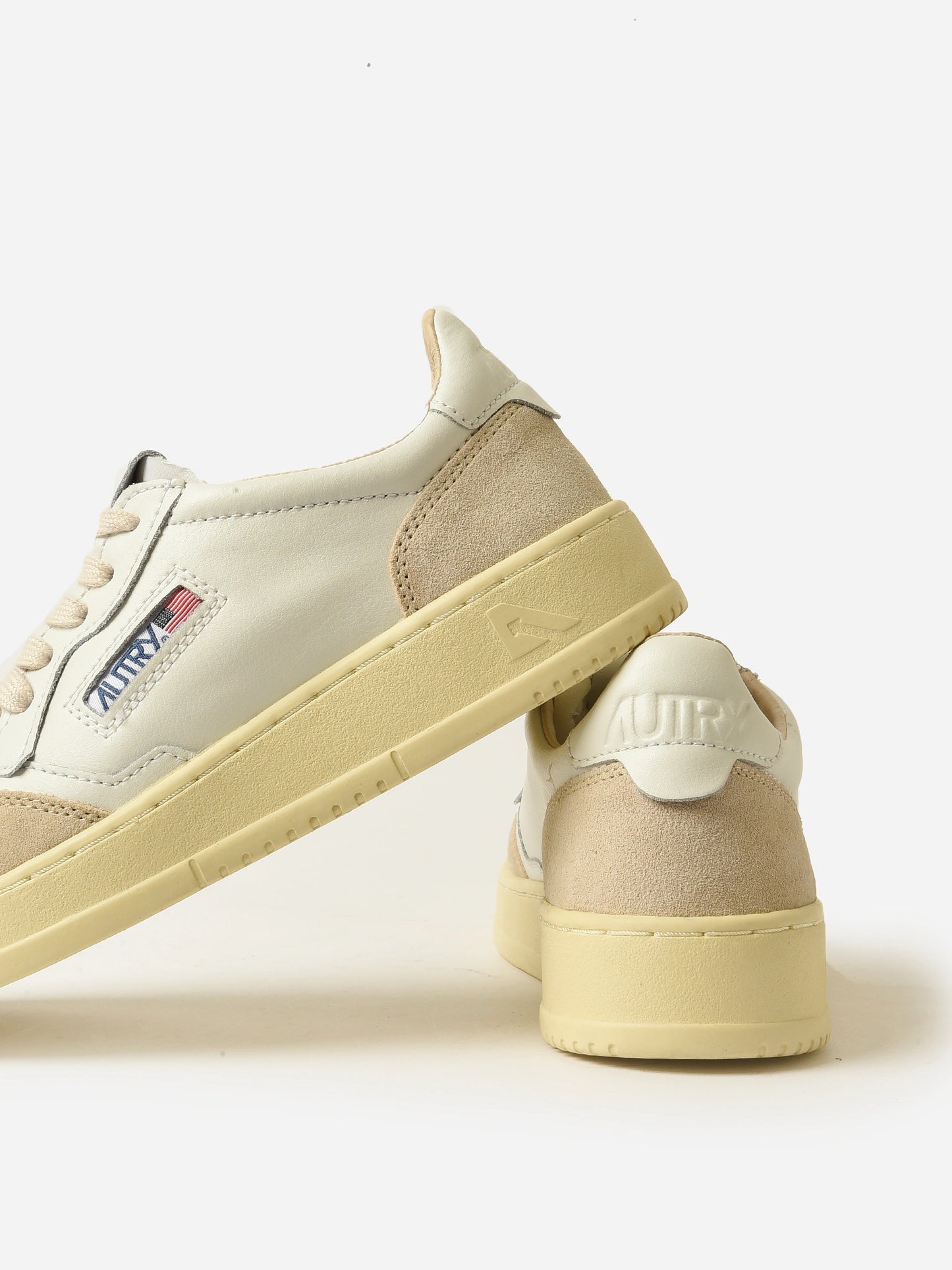 LS33xLEATSUEDEWHITE-alt4