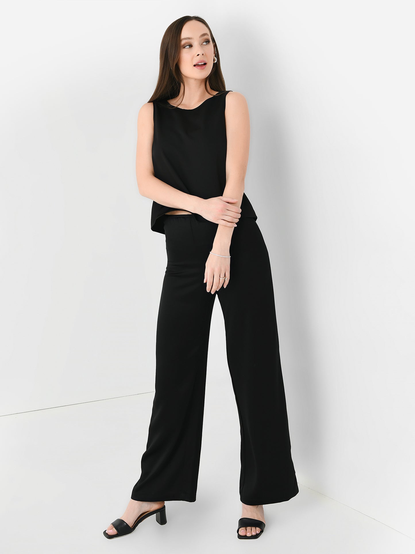 Leset Women's Barb Sleeveless Crew - Saint Bernard