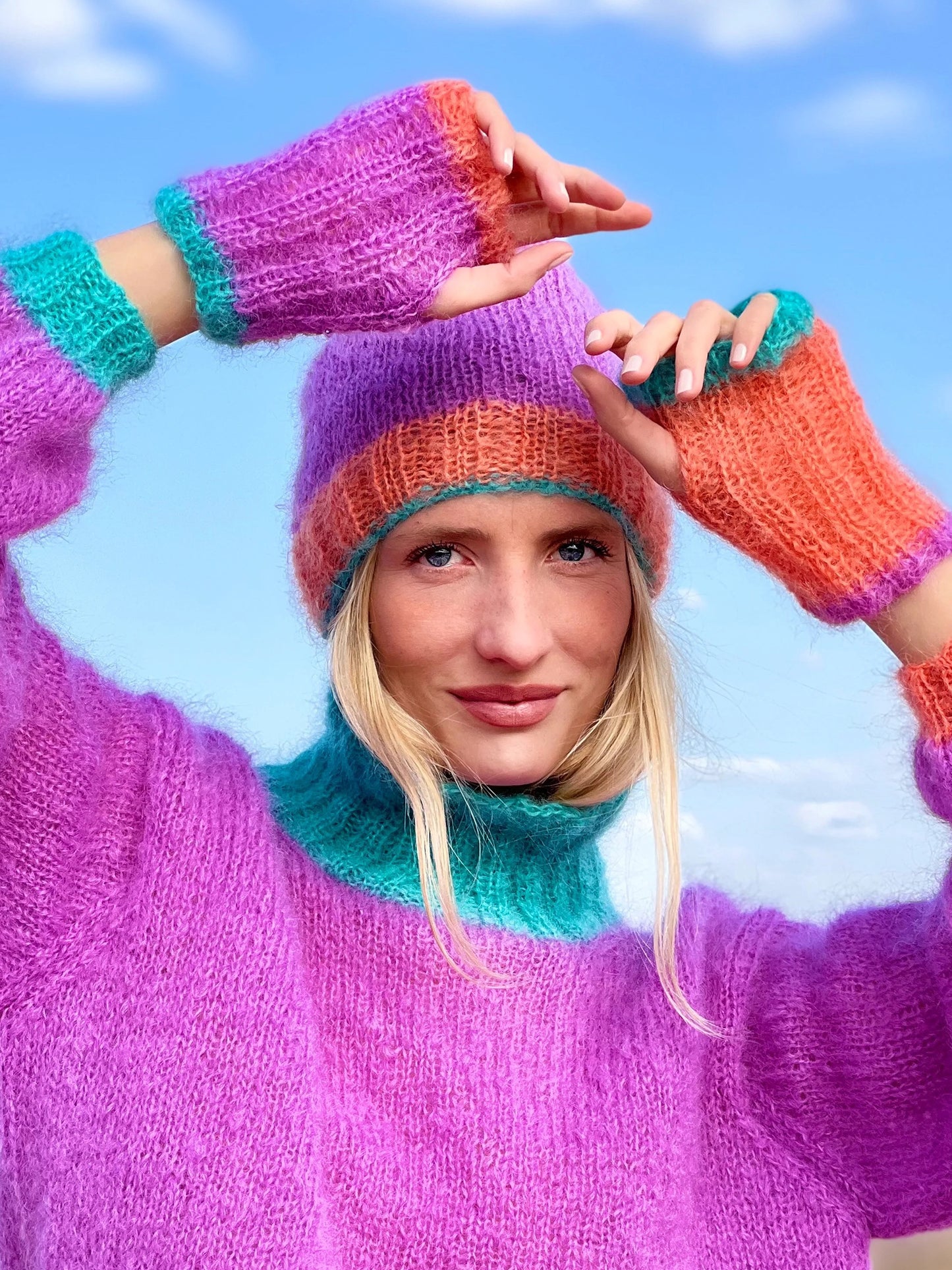 Rose Carmine Women's Colorblock Hat - Saint Bernard