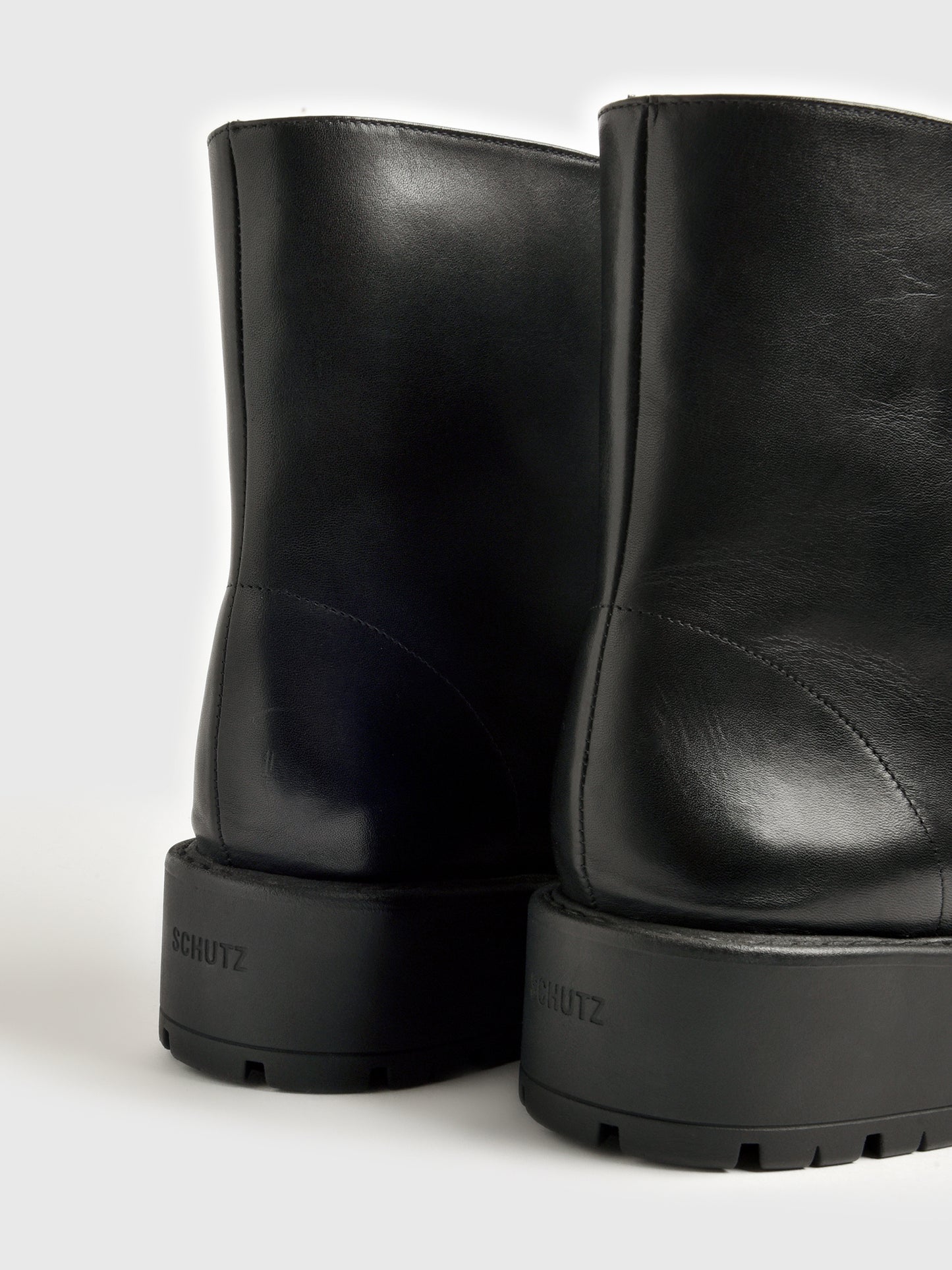 S2233100260002xBLACK-alt3