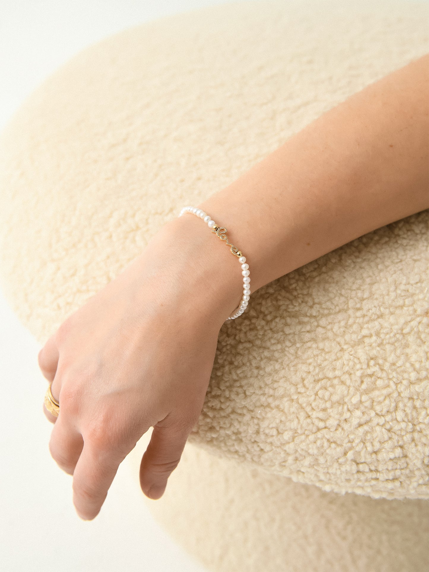 Francie B. Women's Pearl Love Bracelet - Saint Bernard