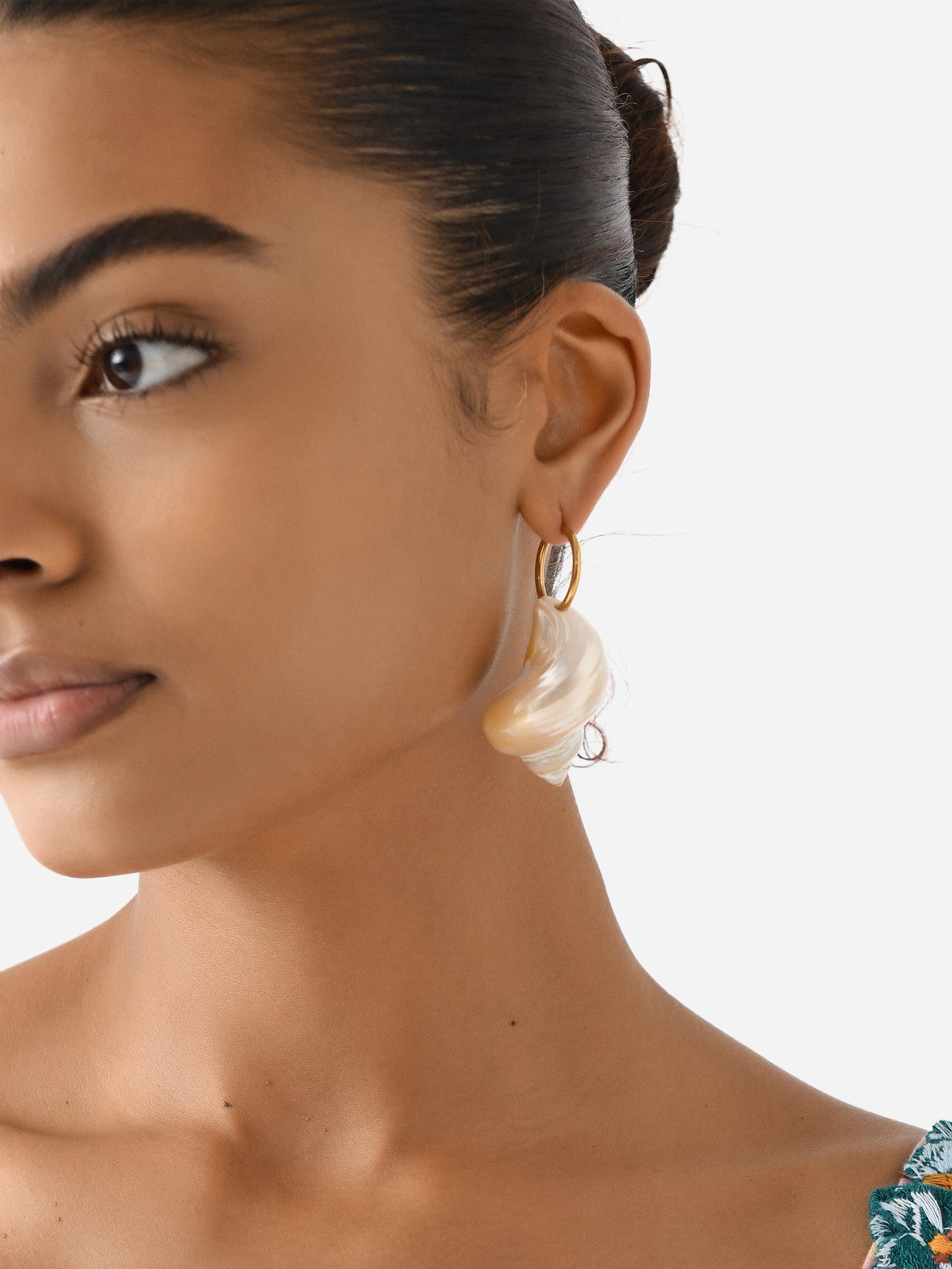 Shell EARRINGS xPEARL-alt1