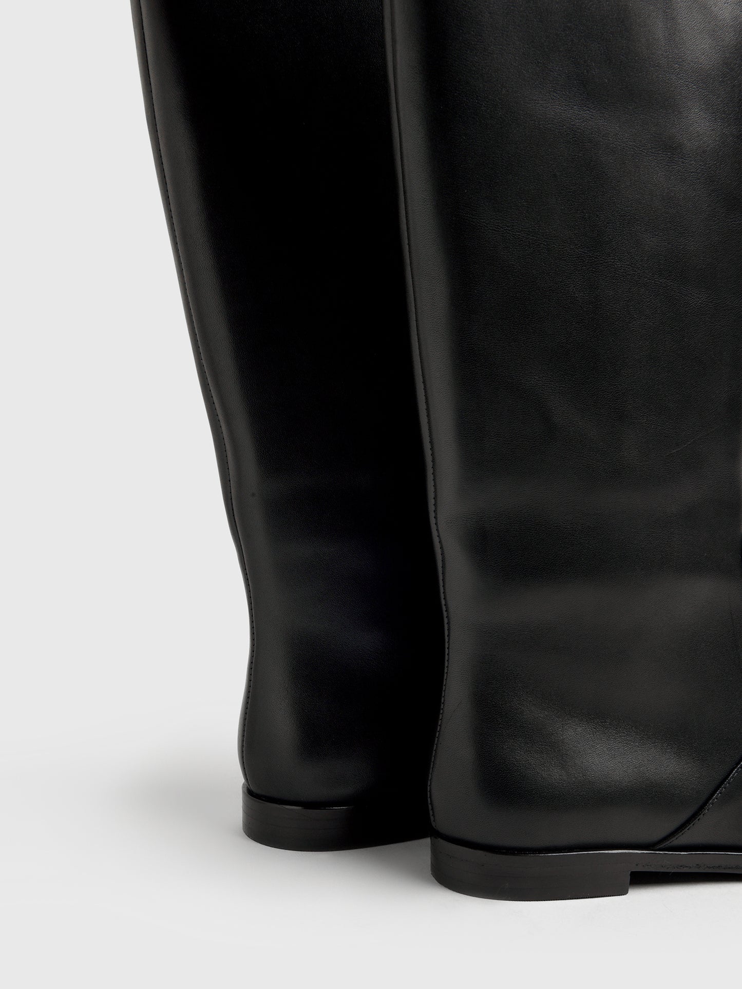 TILLY-VA-BLACKxBLACK-alt2