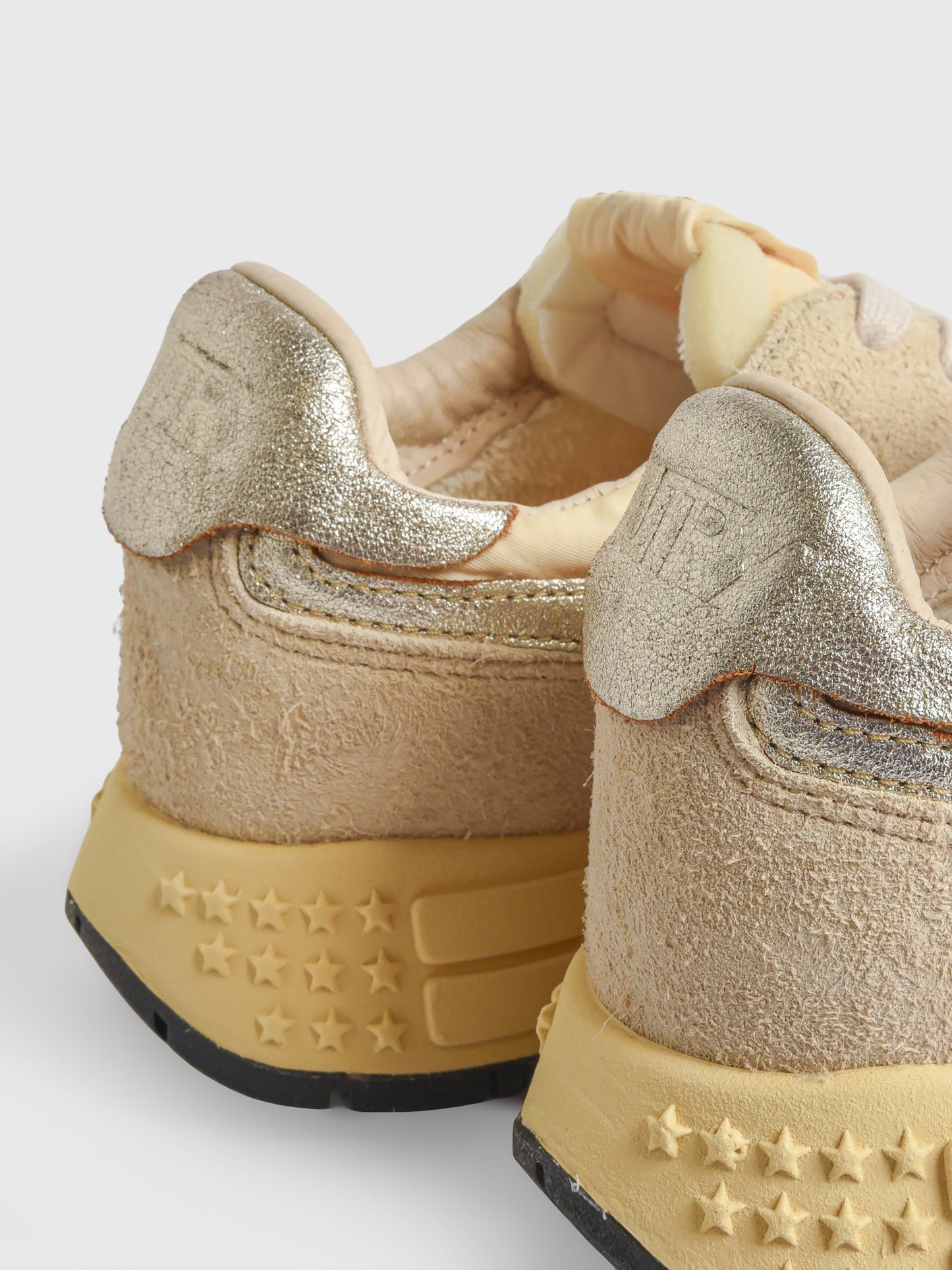 UT24xSUEDENETECRUPLATIN-alt2