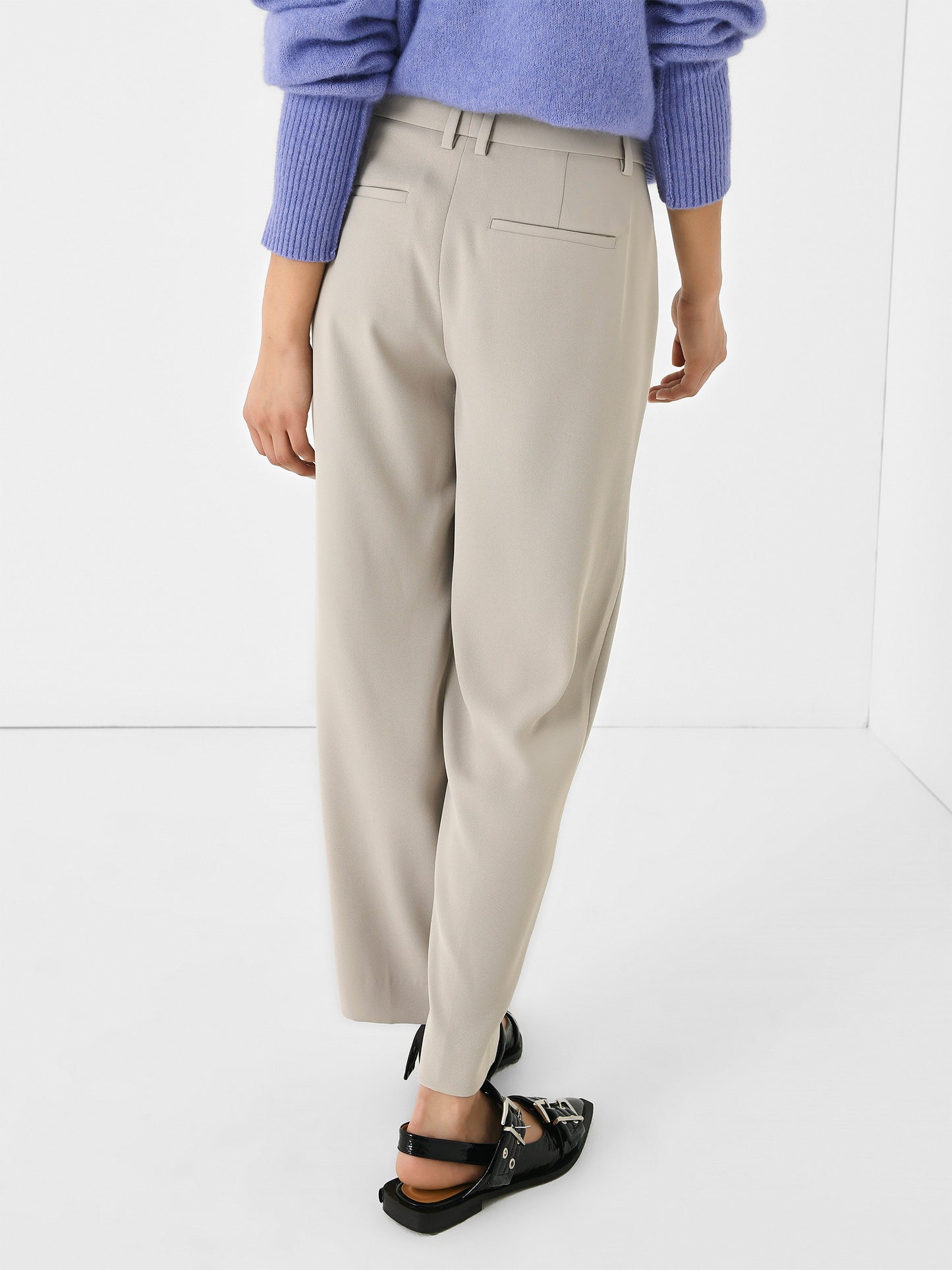 V023822284xSEPIA-alt3