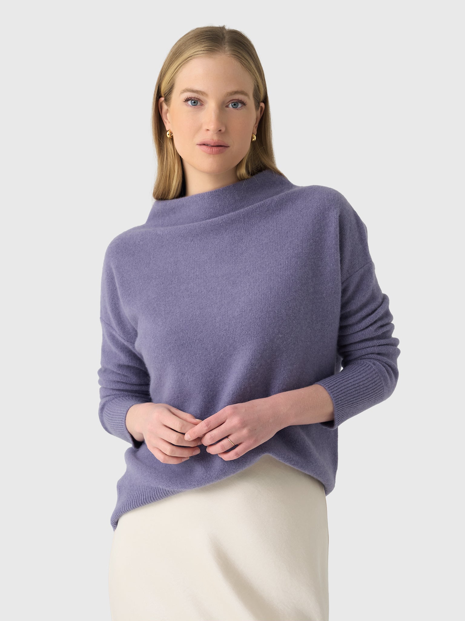 Vince Women's Plush Cashmere Funnel-Neck Sweater – Saint Bernard Vince Women's Plush Cashmere Funnel-Neck Sweater – Saint Bernard