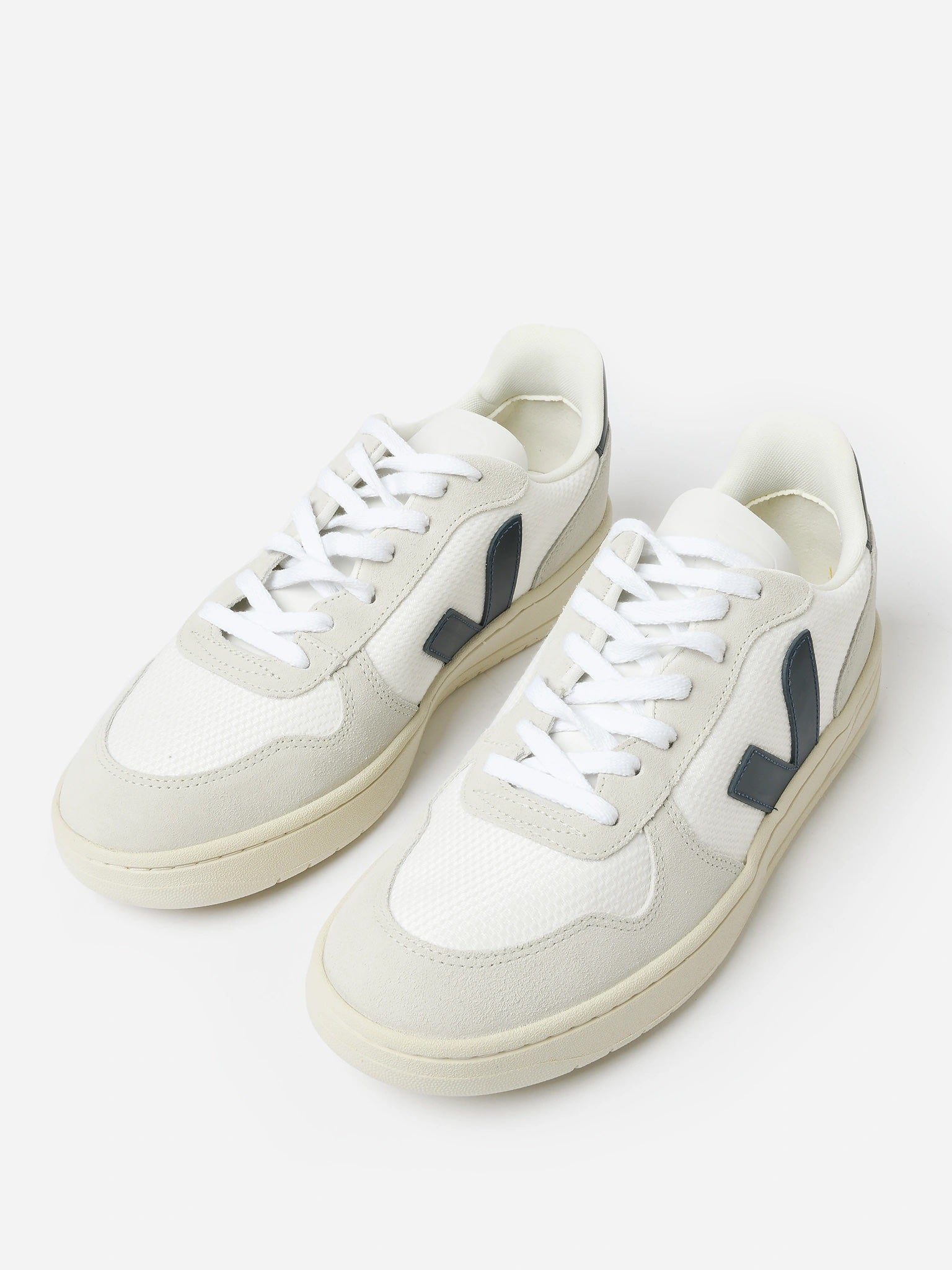 VEJA Men's V-10 B-Mesh Sneaker Saint Bernard