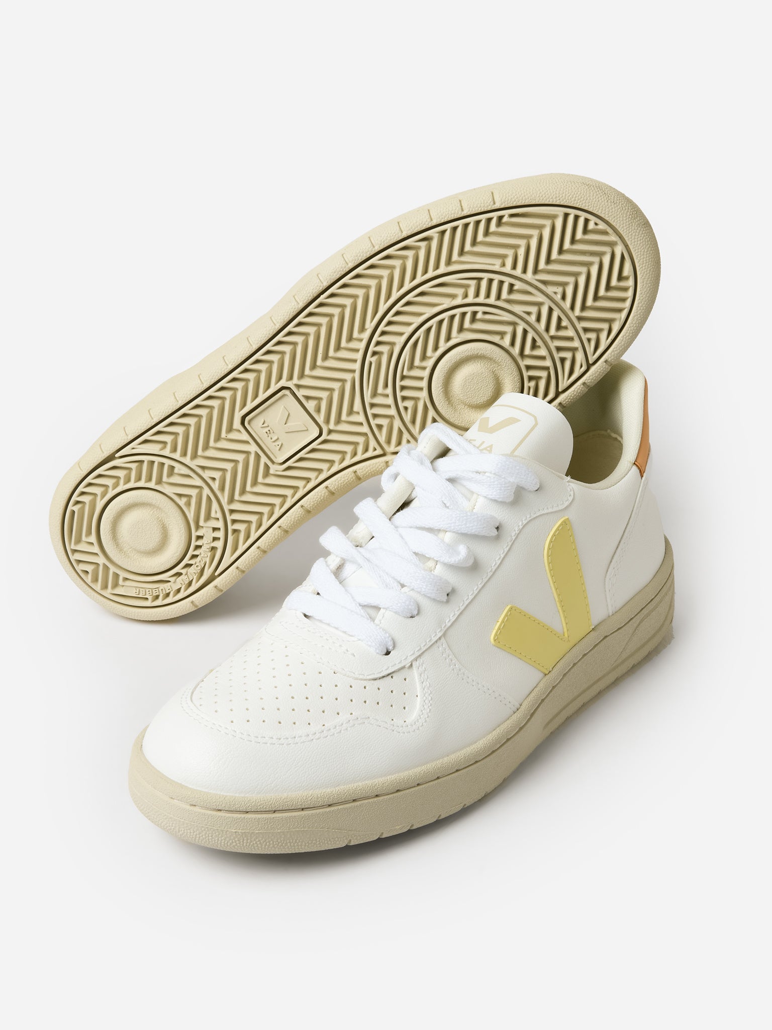 VEJA Women's V-10 CWL Sneaker Saint Bernard