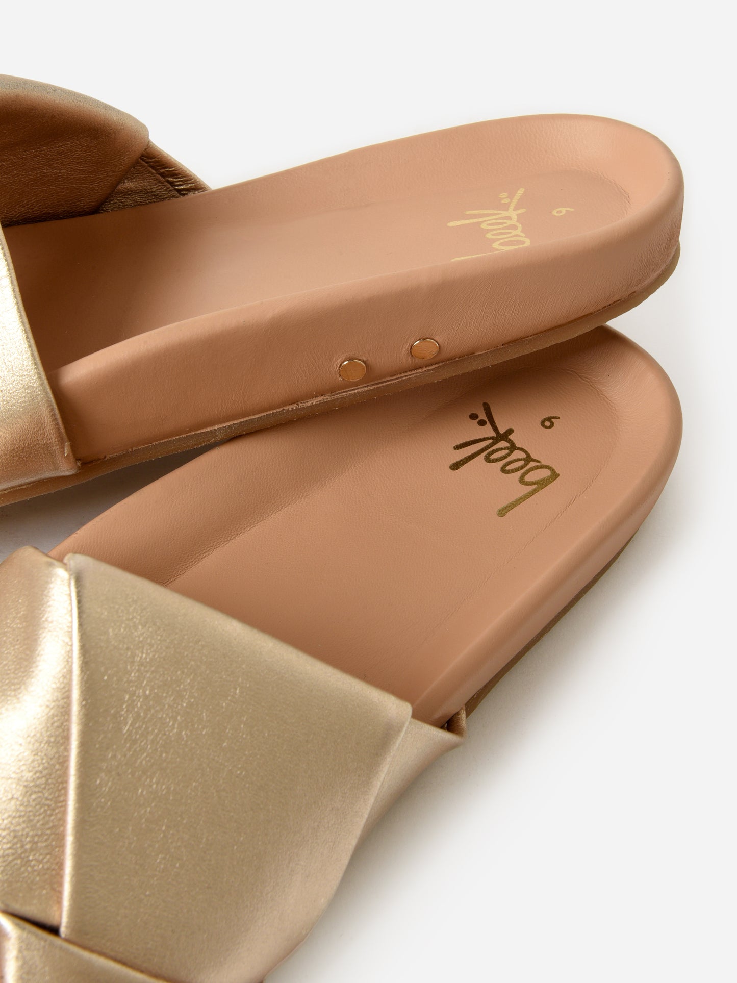 W00TORIxGOLDBEACH-alt3