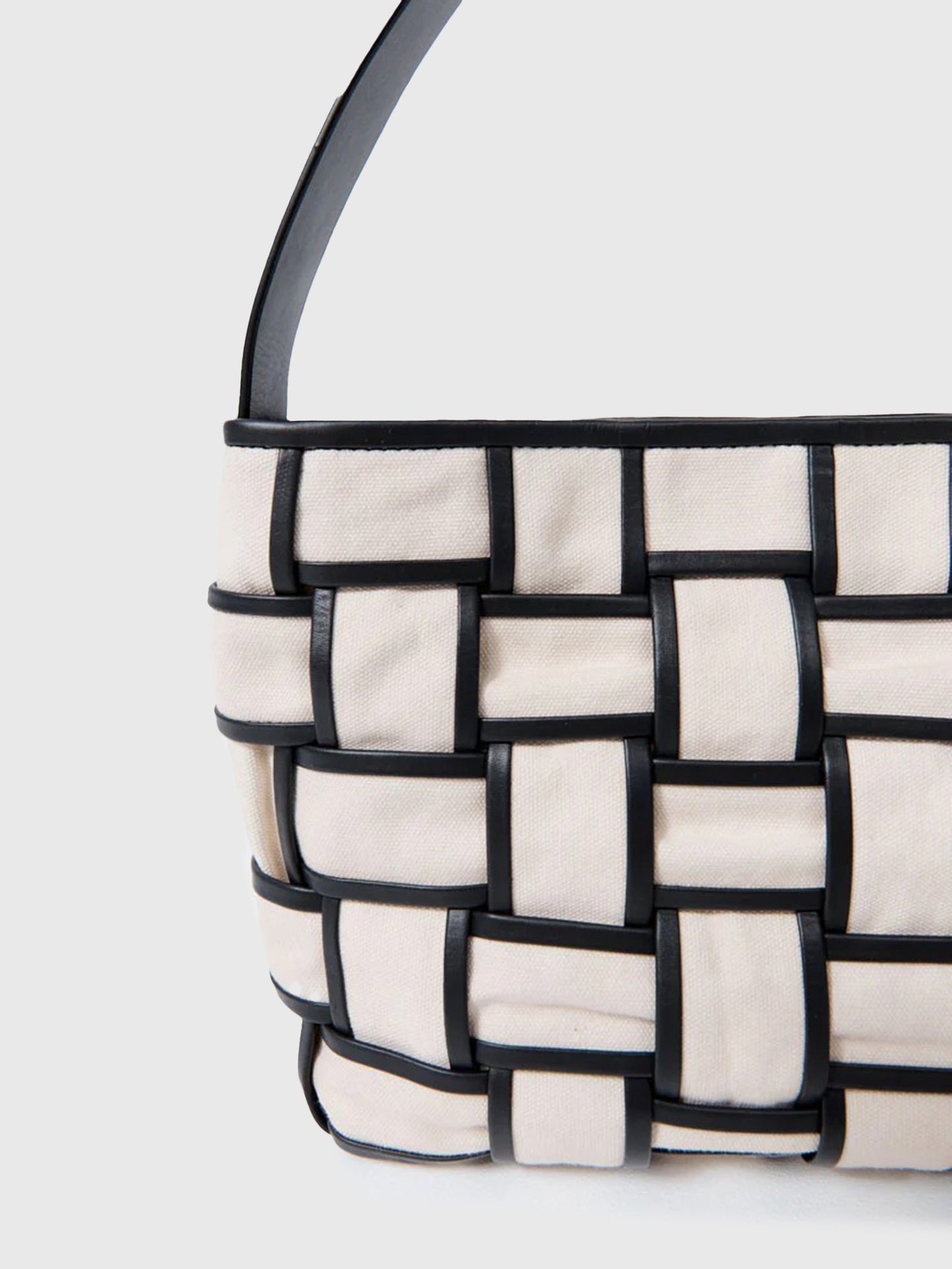 W25-024CVSxCANVAS-alt2