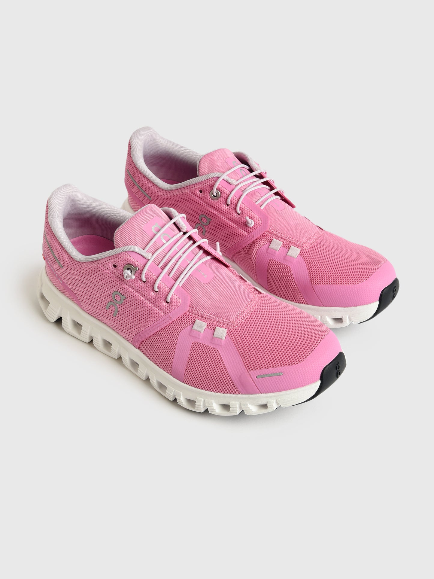 ON Women's Cloud 6 Sneaker - Saint Bernard
