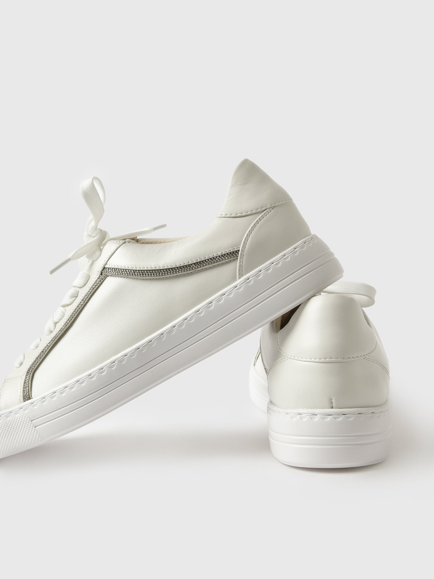 YAMMAxWHITENAPPACHAINS-alt3