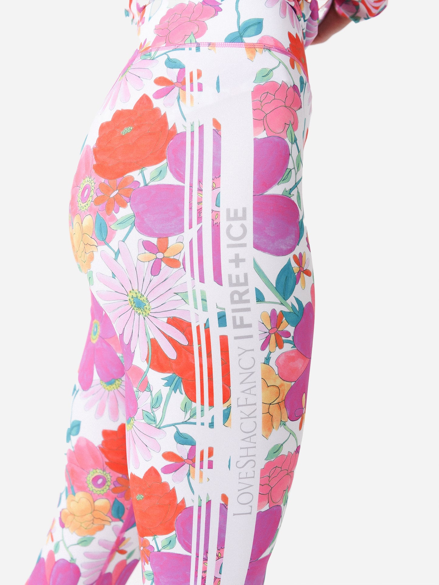 1486x636MAGENTADISCOLIGHT-alt4