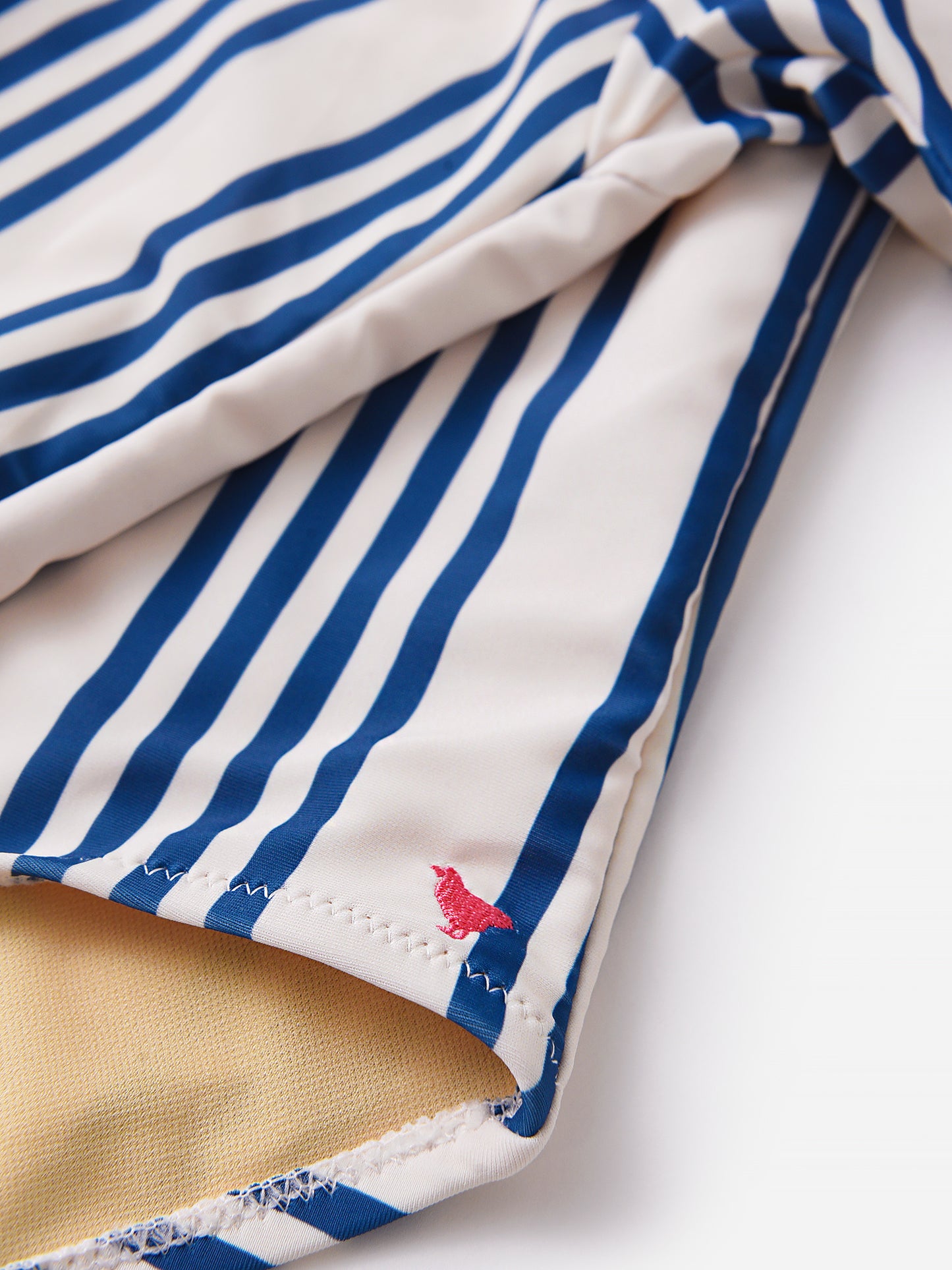 22SPCS131xANTIQUEWHITENAVYCOLUMNSTRIPE-alt2