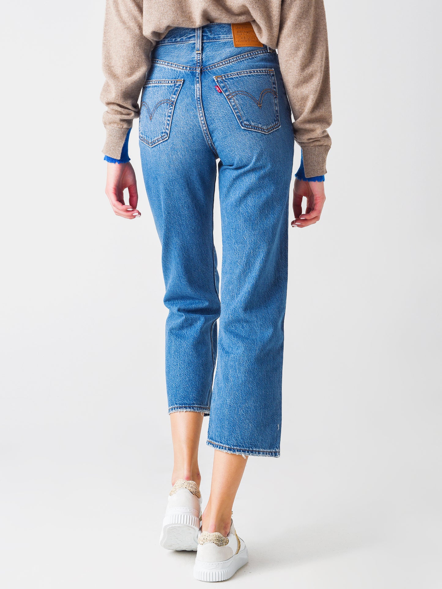 72693-0056xATTHEREADY-alt3