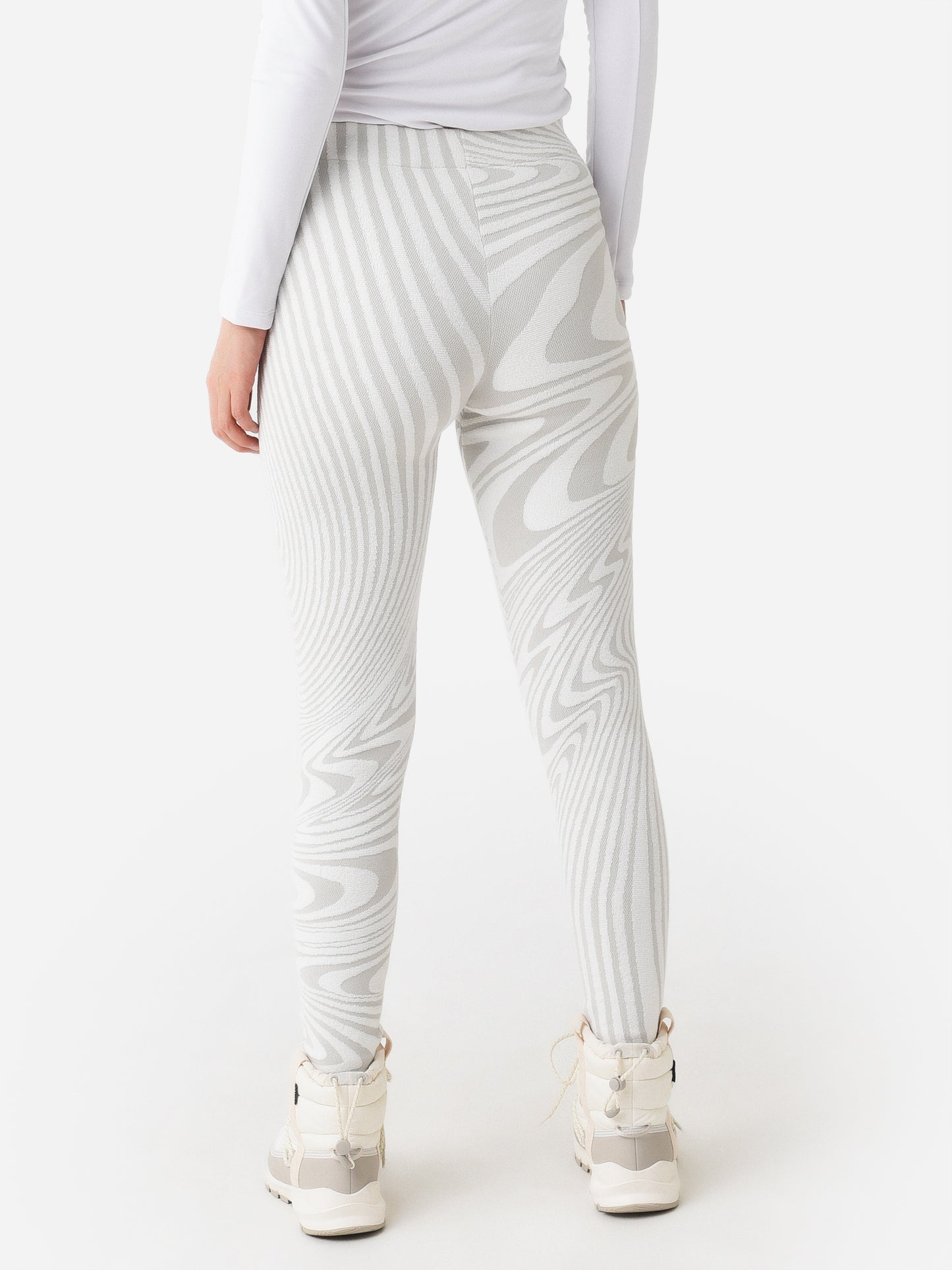 AMW40061xOffPisteWhite-alt3