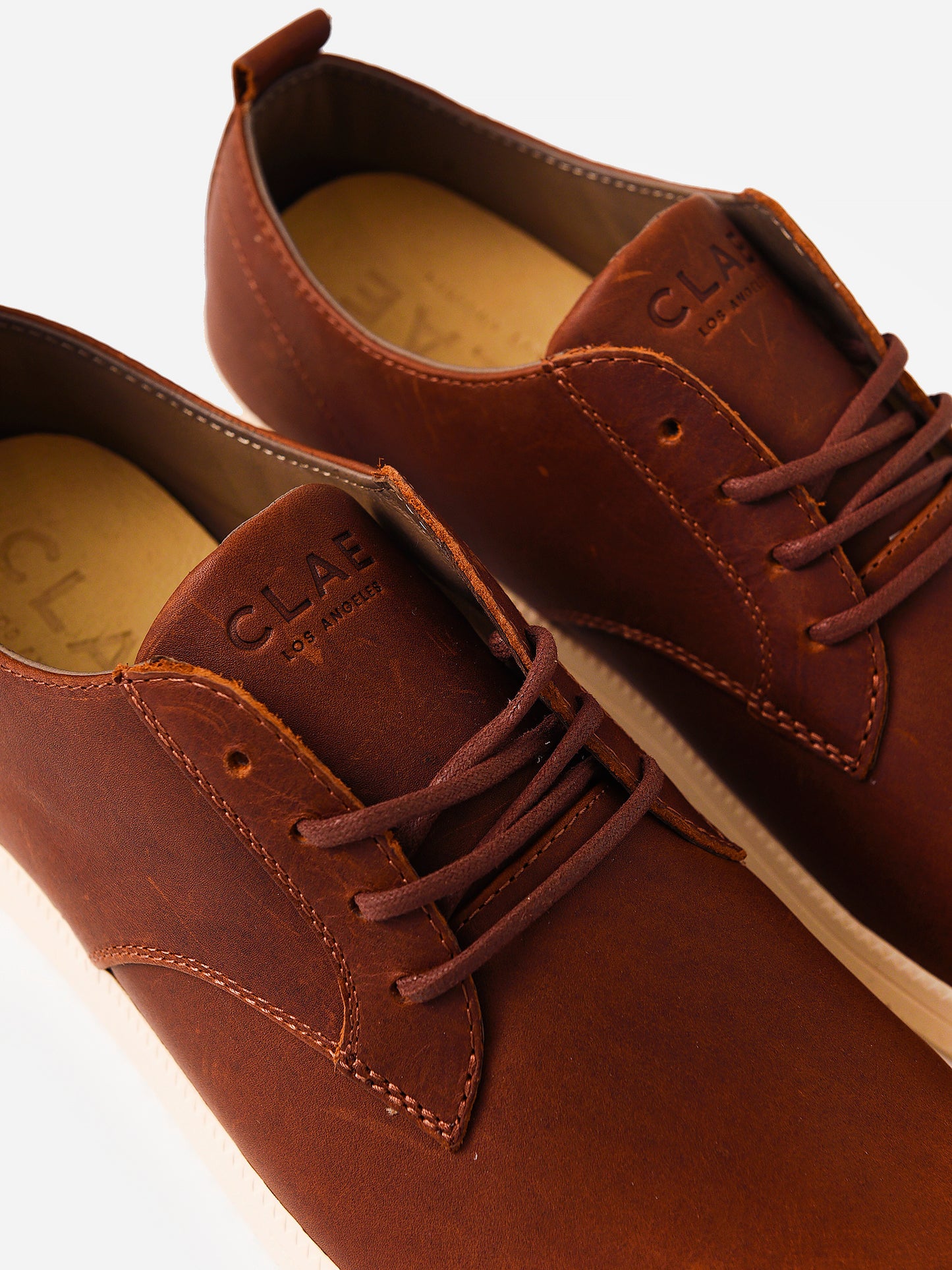 CLA01246xCHESTNUTOILEDLEATHER-alt4