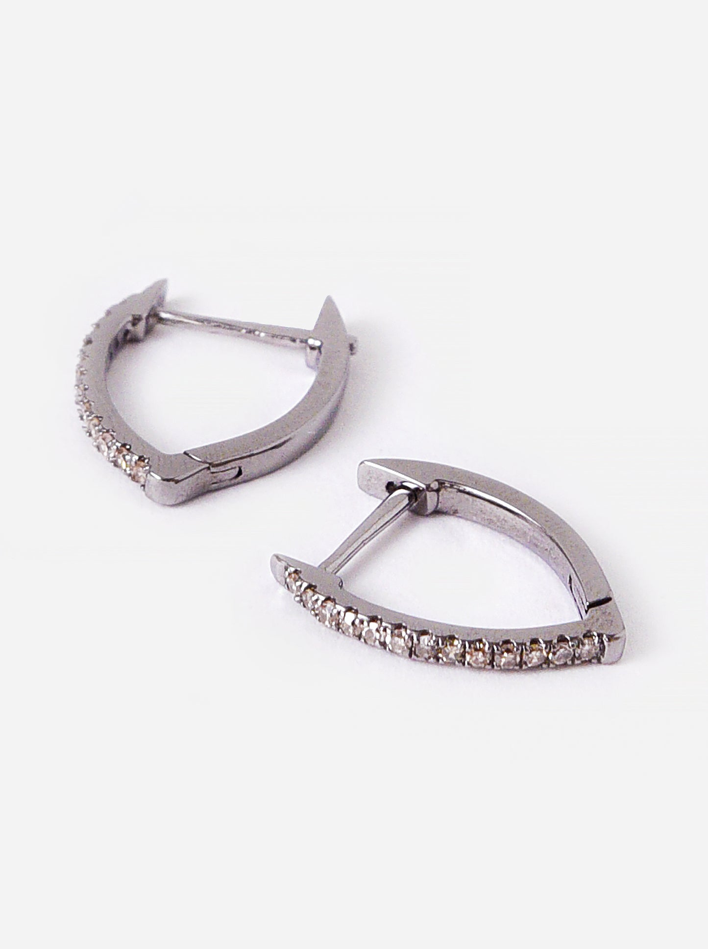 S. Bell Women's Diamond V Hoop Earring - Saint Bernard