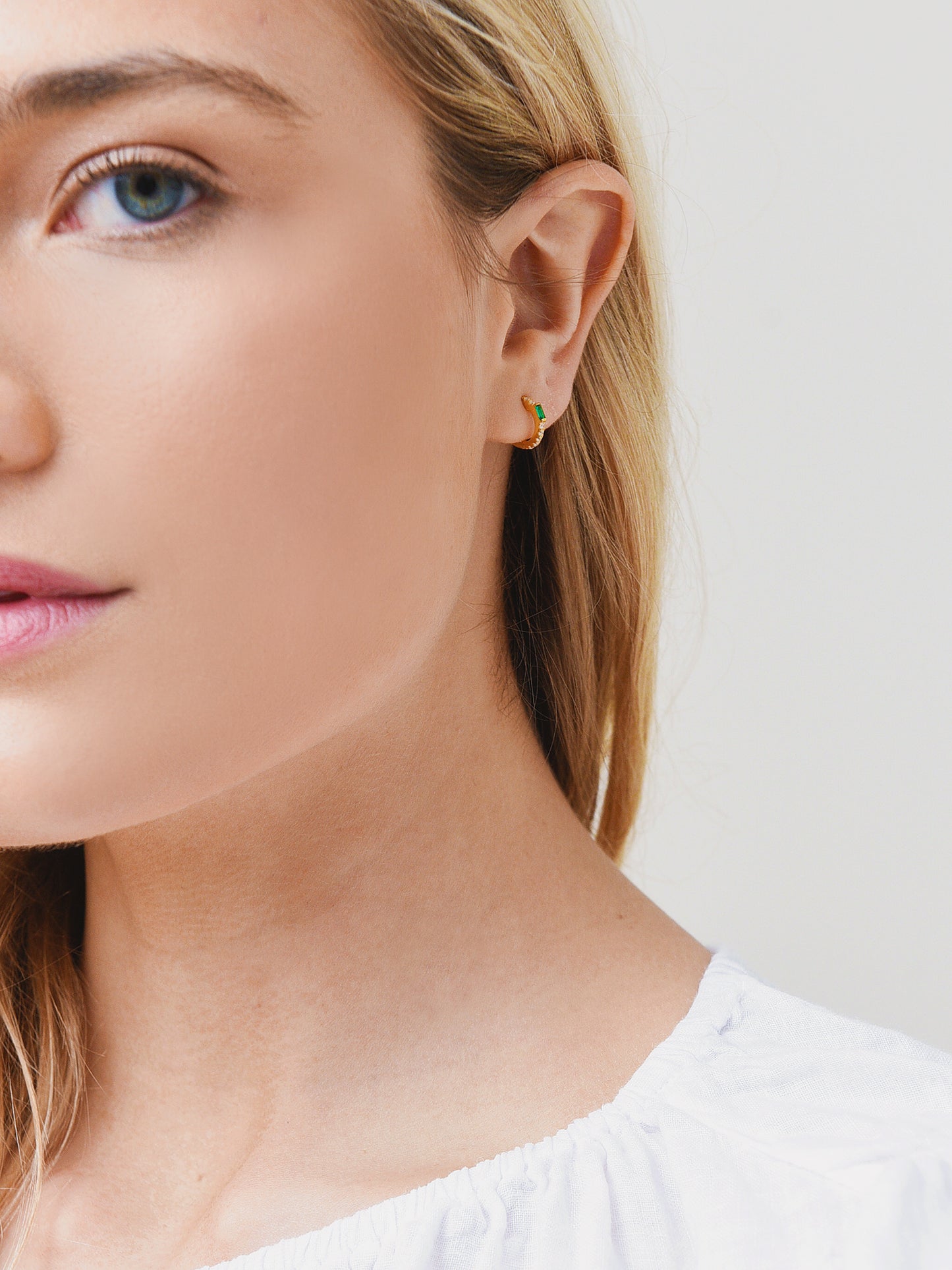 EMERALD HUGGIExGREEN-alt2