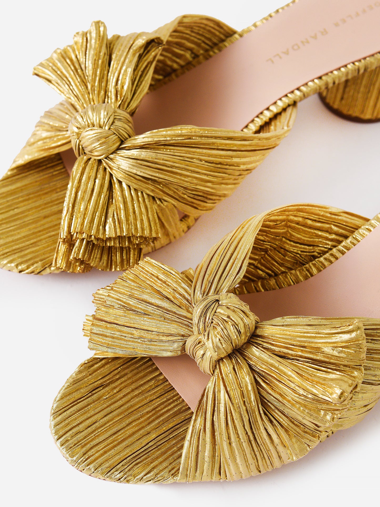 EMILIA-PLAxGOLD-alt3