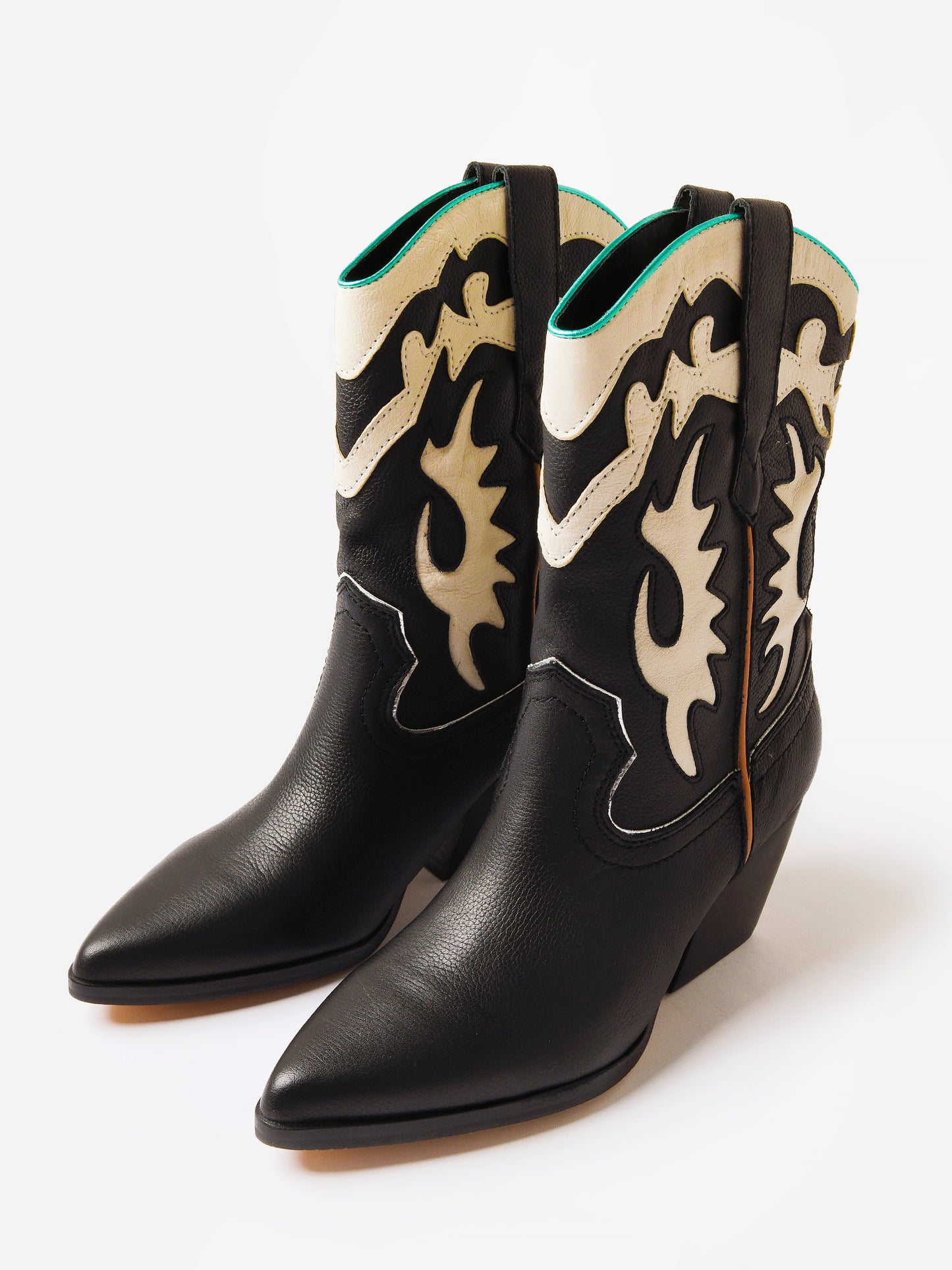 LANDENxBLACKLEATHER-alt3