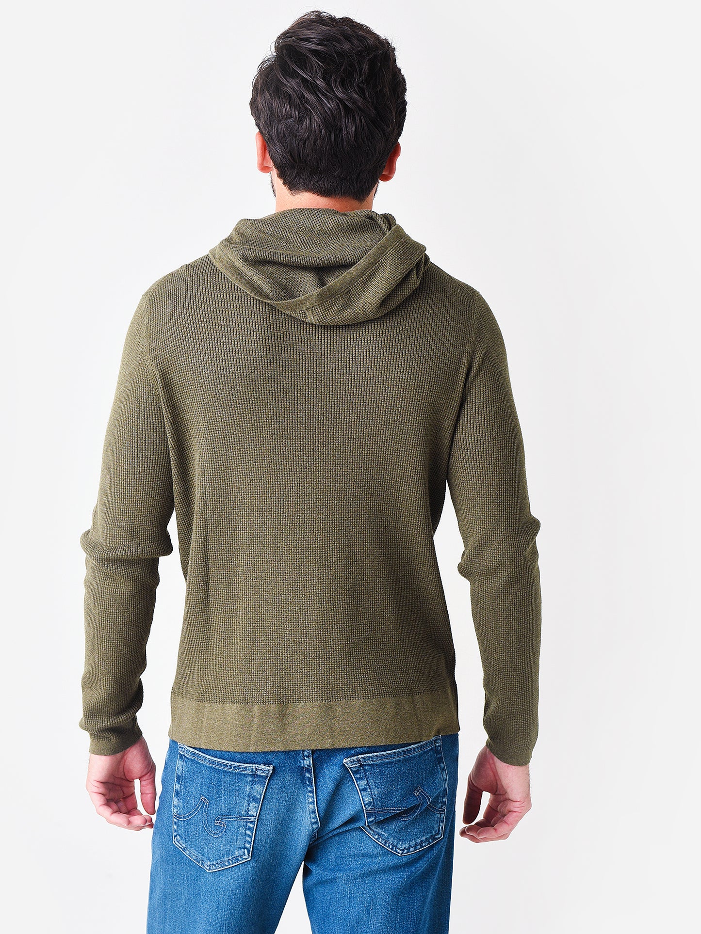 NMCT000483xOLIVE-alt1