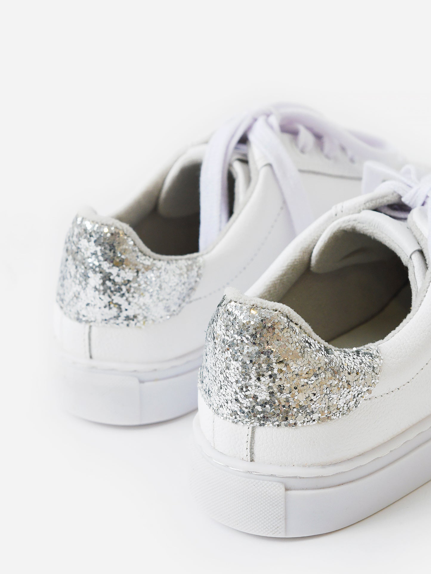 RACHEL_xWHITELEATHER-alt2