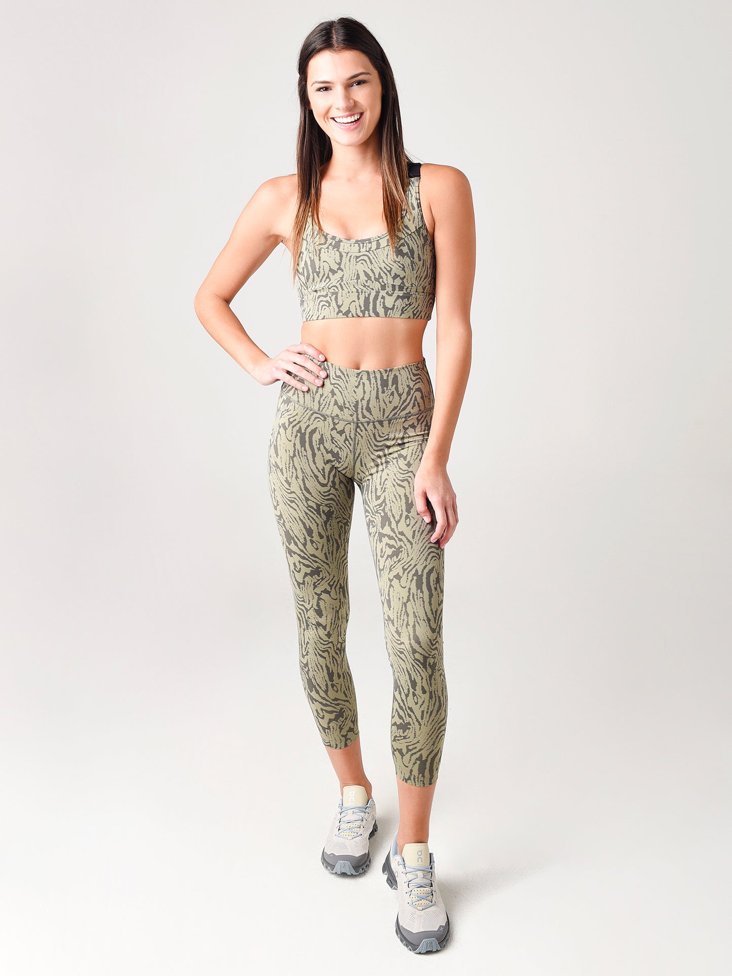 VAR00387xDISTORTEDGRAIN-alt3