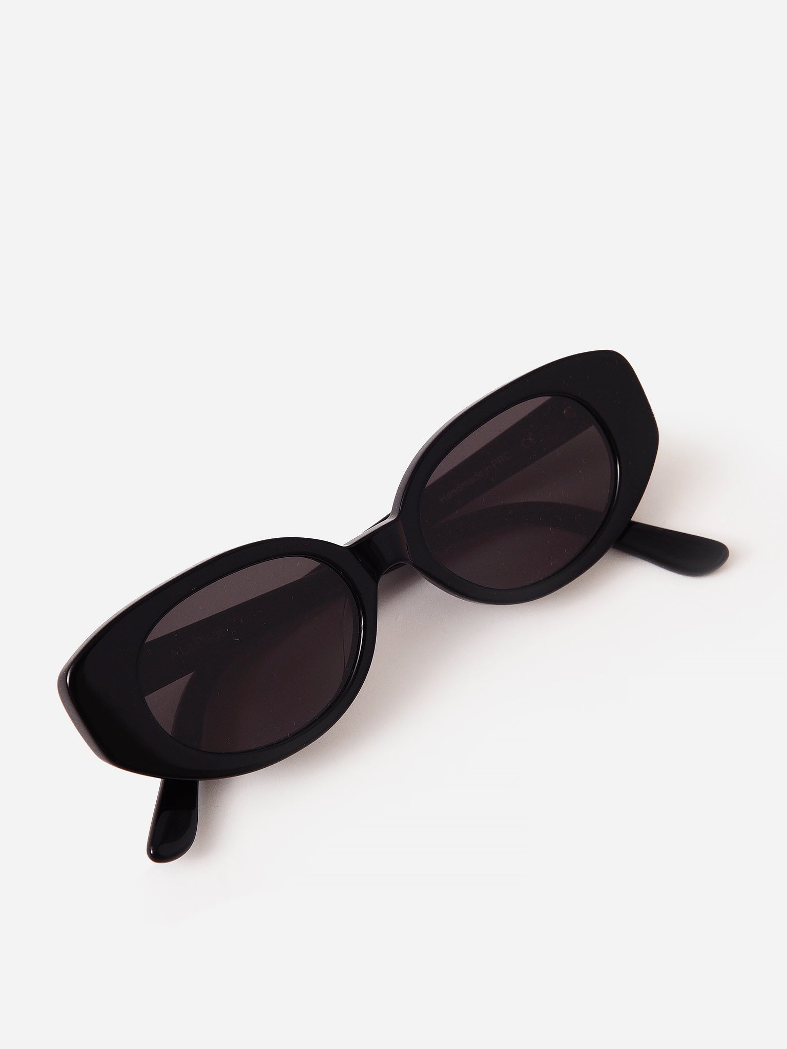 Velvet Canyon A La Plage Sunglasses – Saint Bernard display picture 3