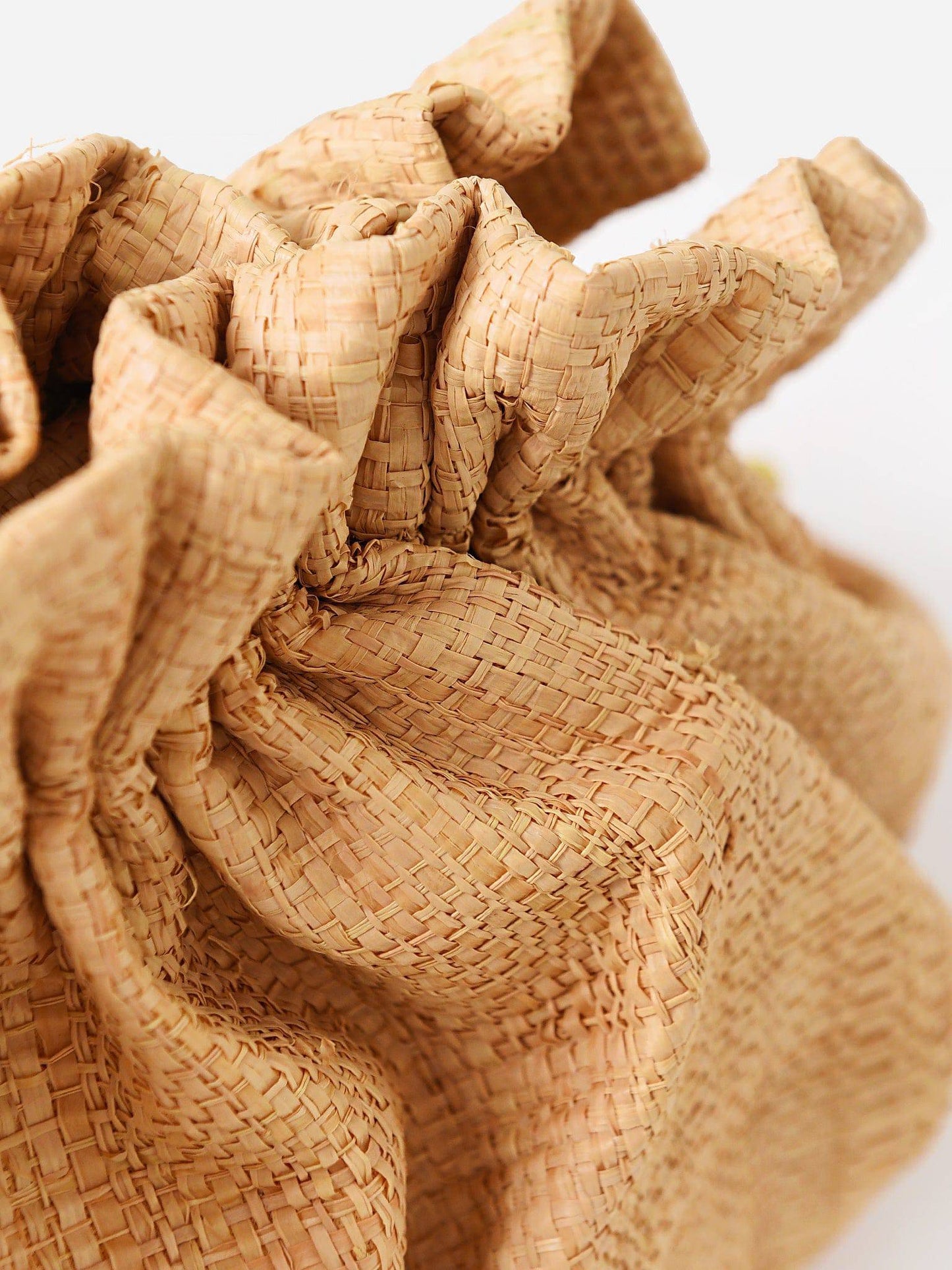 WILLAxNATURALRAFFIA-alt3