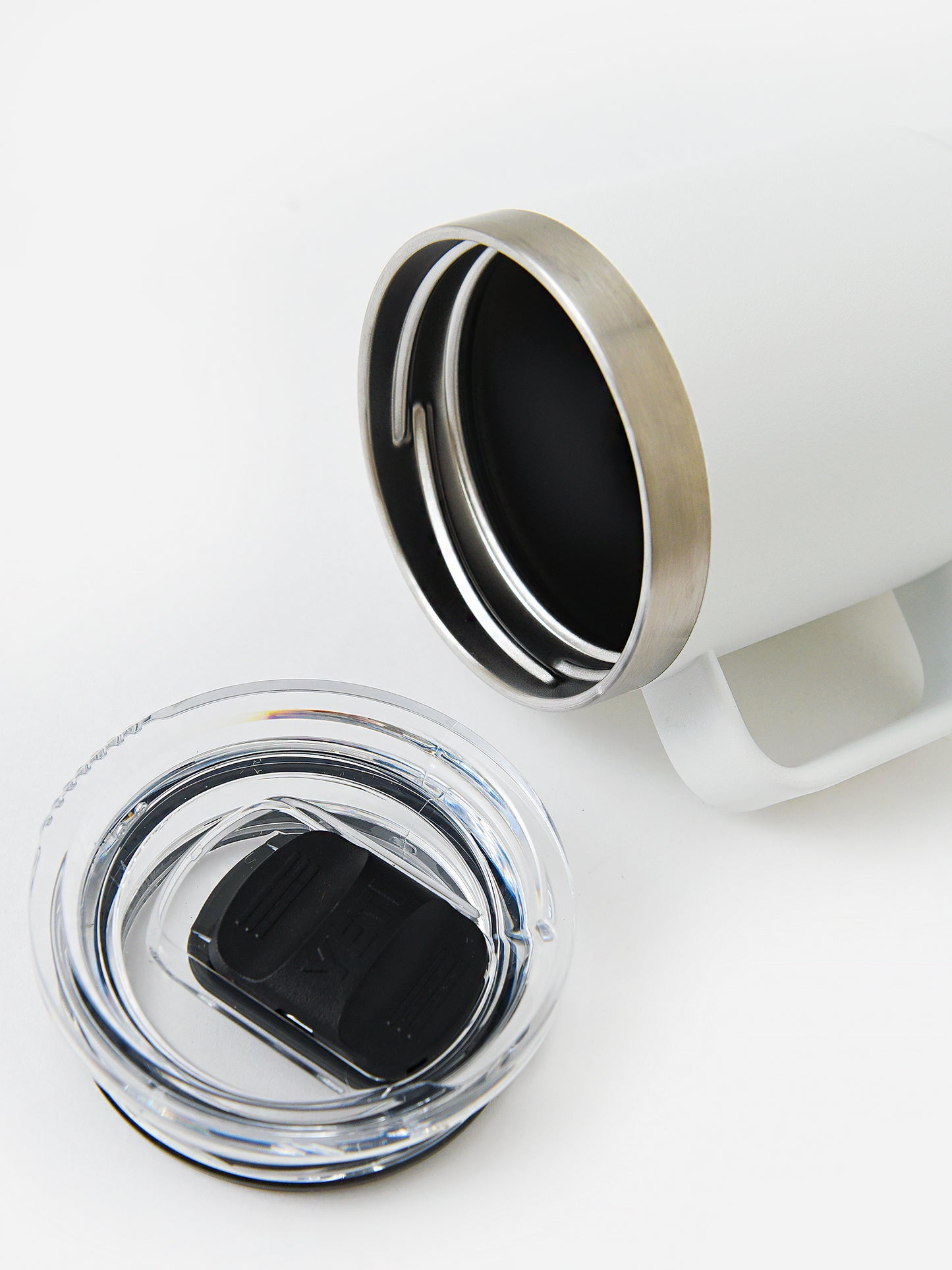 YRAM20TRAVELMUGxWHITE-alt1