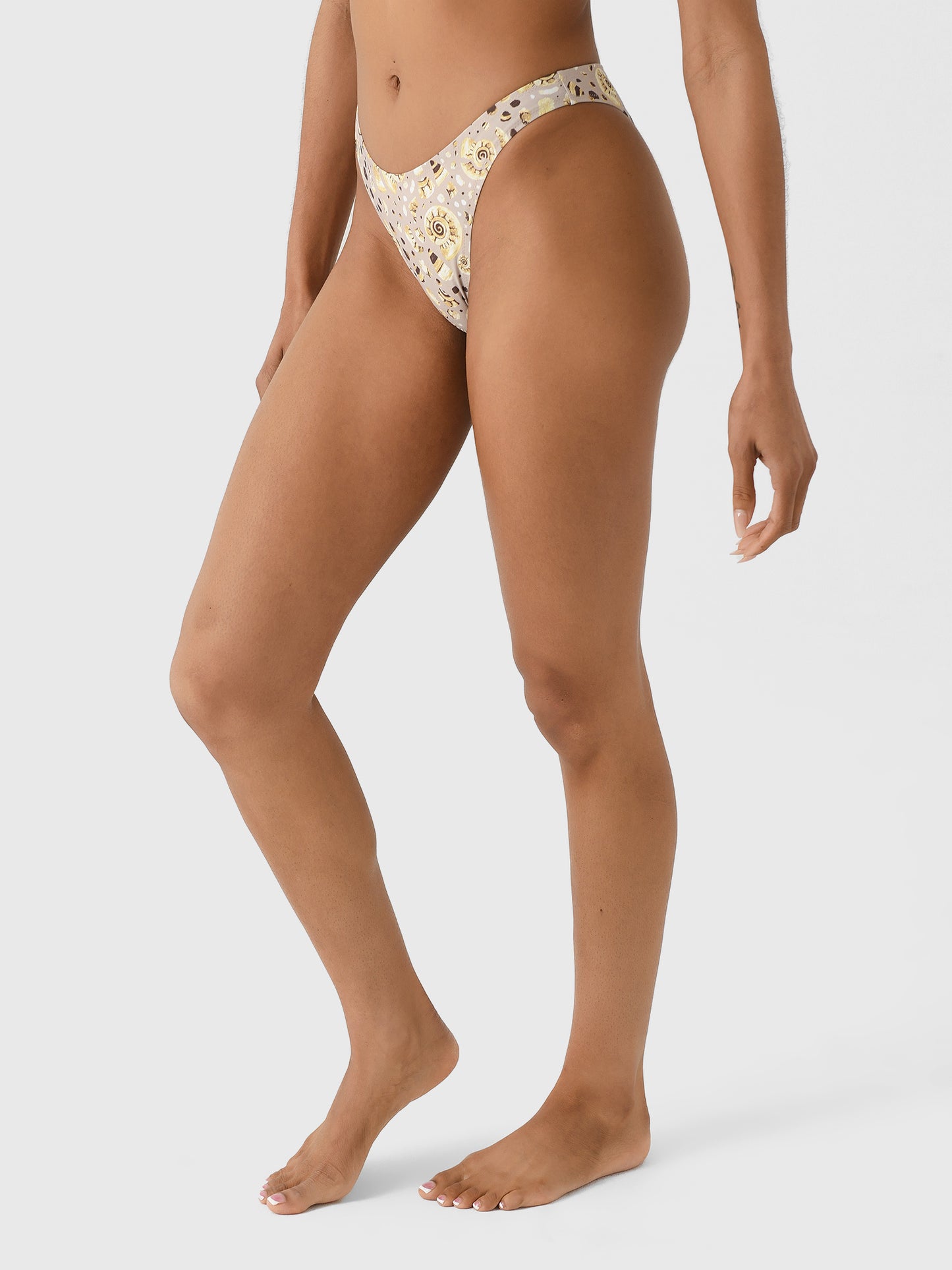 02012070400xBROKENSHELLS-alt2