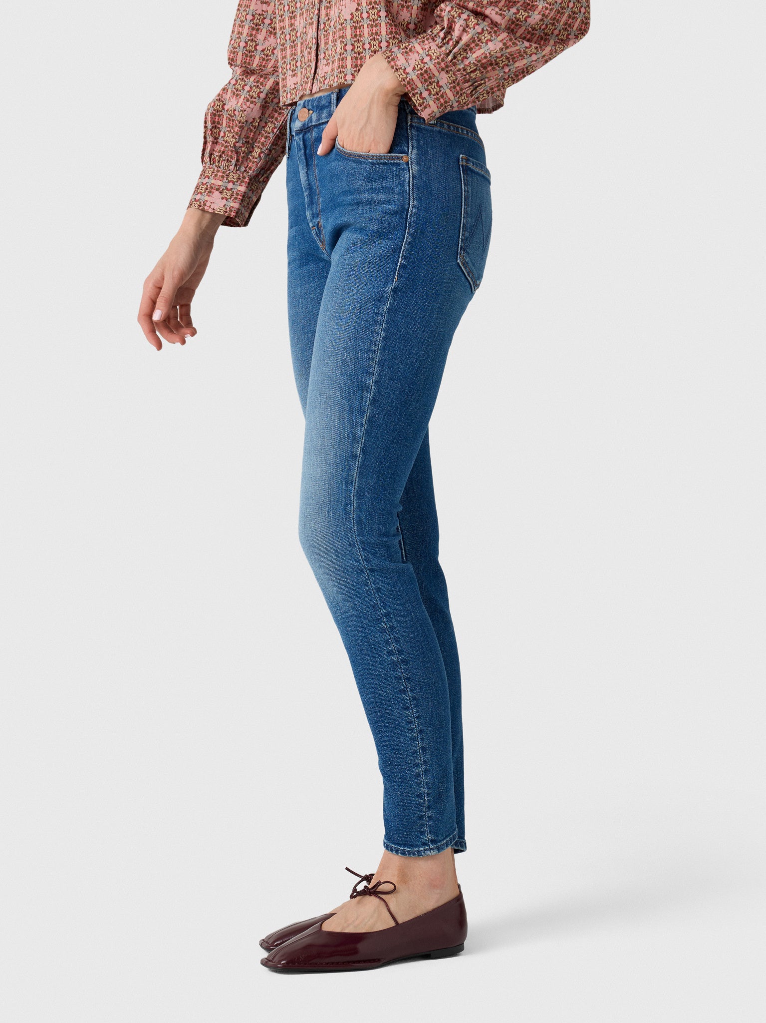 Mother Women's The Looker Jean - Saint Bernard