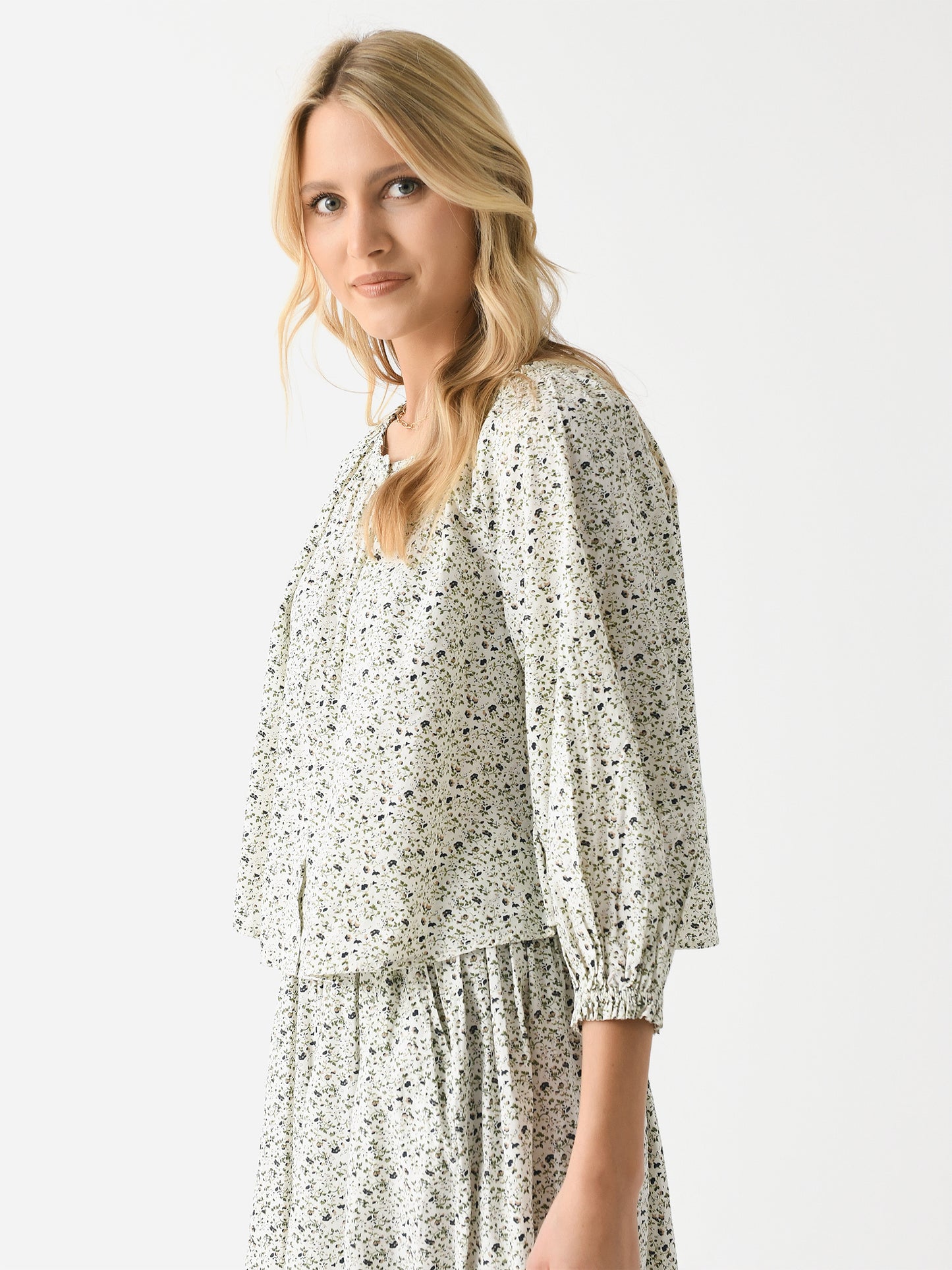 10047-24123xBLUEBELLLIGHTCREAM-alt2