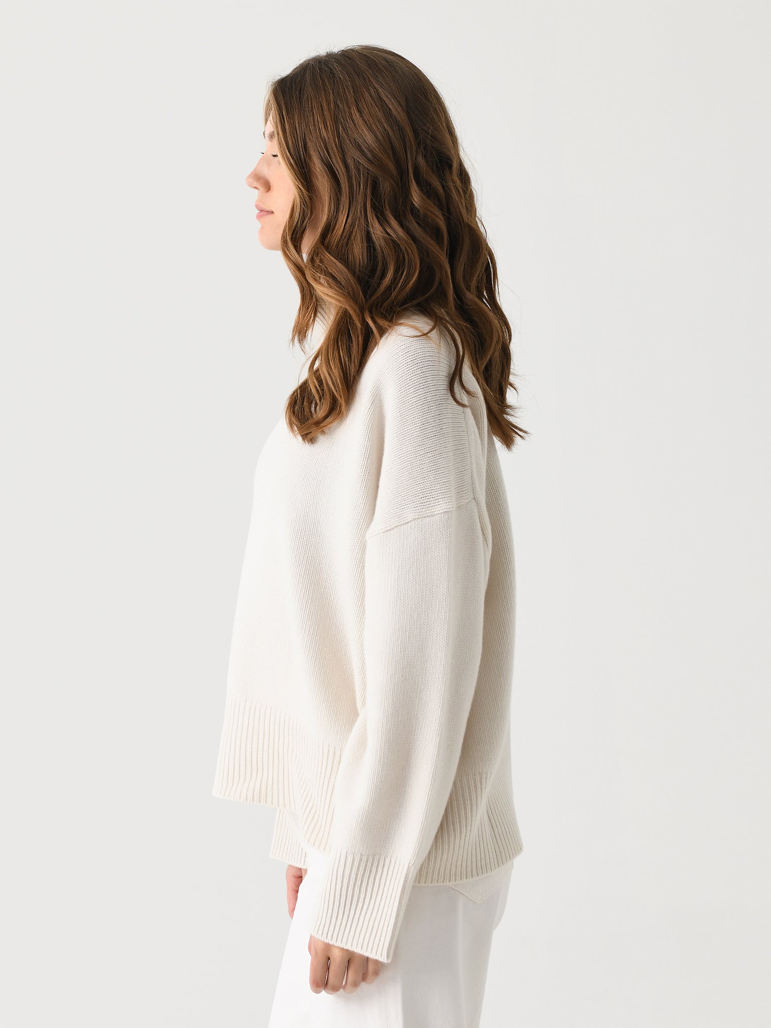 10052-24144xCALMWHITE-alt3