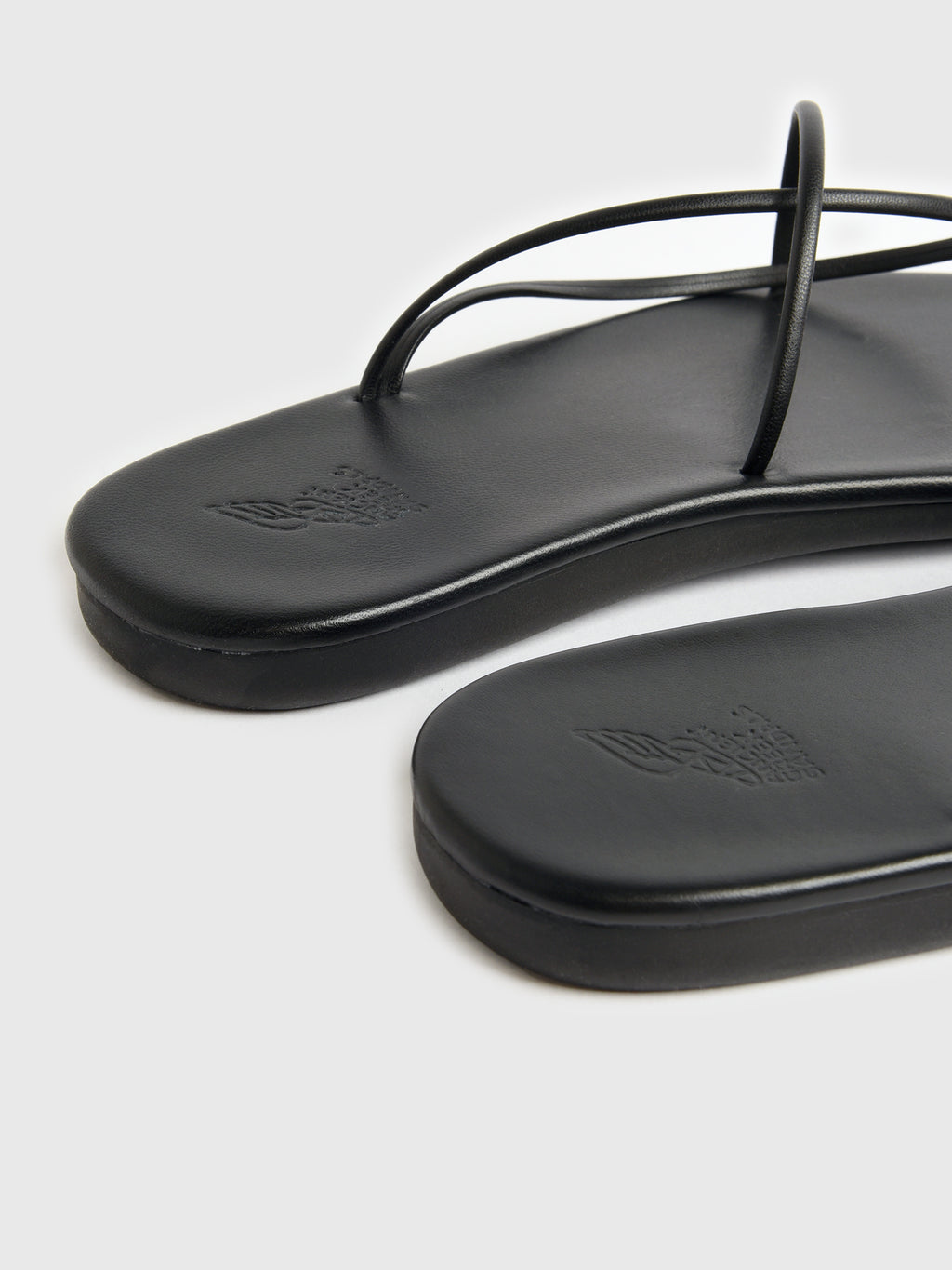 10326_1047xBLACK-alt4