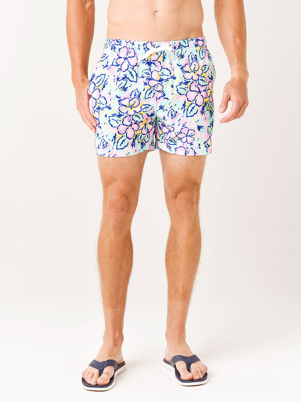 Chubbies Men's The Vacation Blooms 5.5" Swim Trunk - Saint Bernard