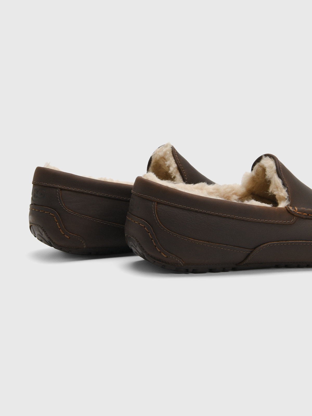UGG Men's Ascot Matte Leather Slipper - Saint Bernard