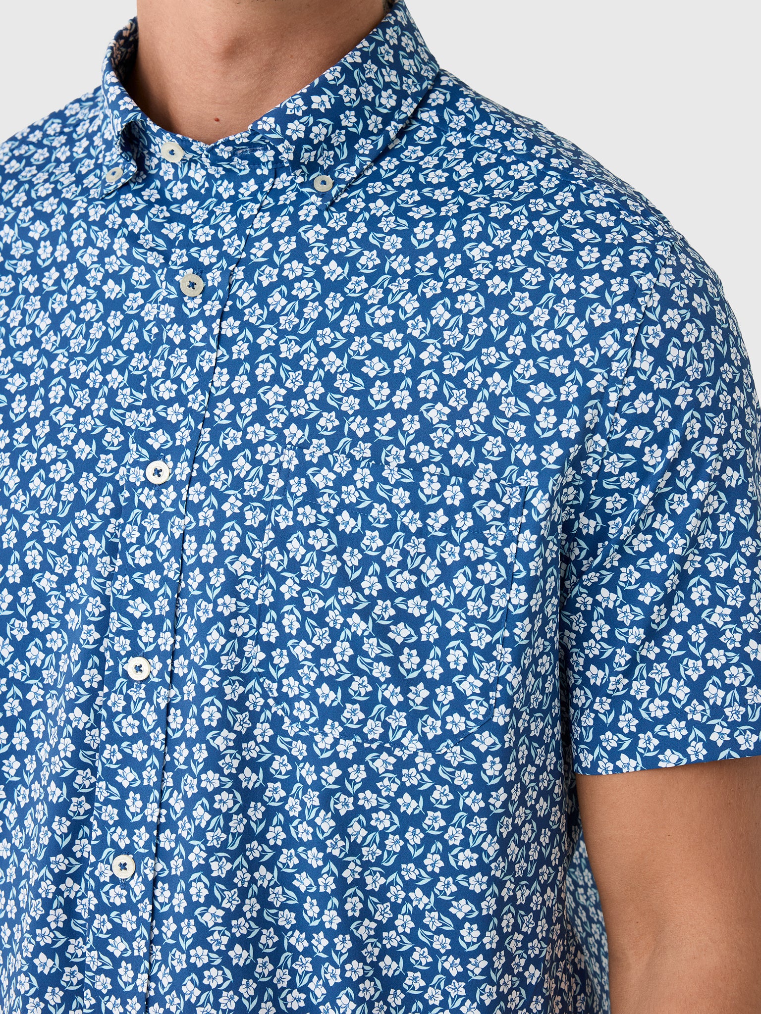 Southern Tide Men's Island Infusion Coastal Breeze Short Sleeve Sport Shirt - Saint Bernard
