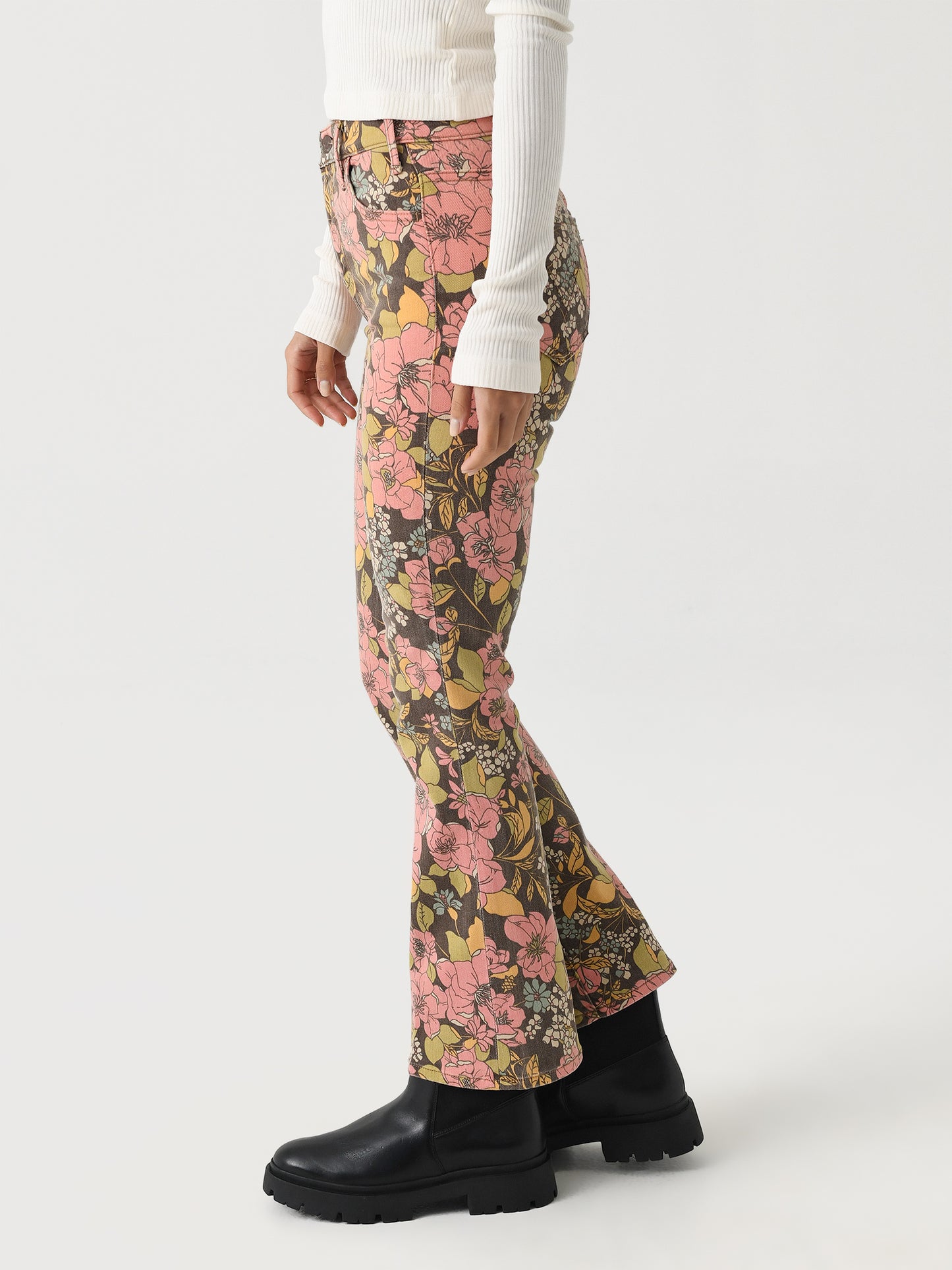 1307-1648xBOUTONNIERE-alt2