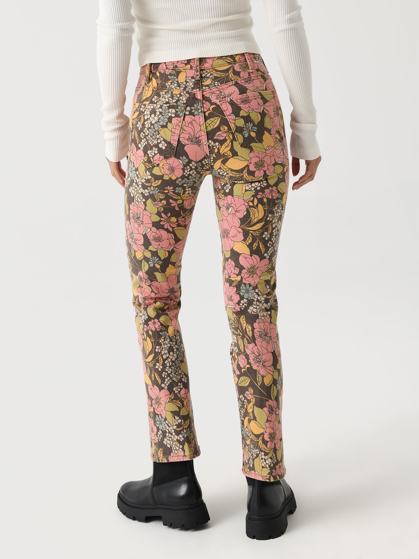 1307-1648xBOUTONNIERE-alt3