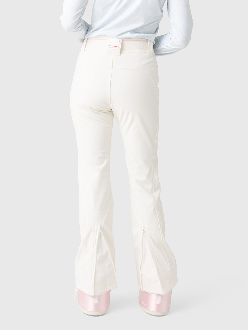 1478-8343x745CLOUDDANCER-alt2